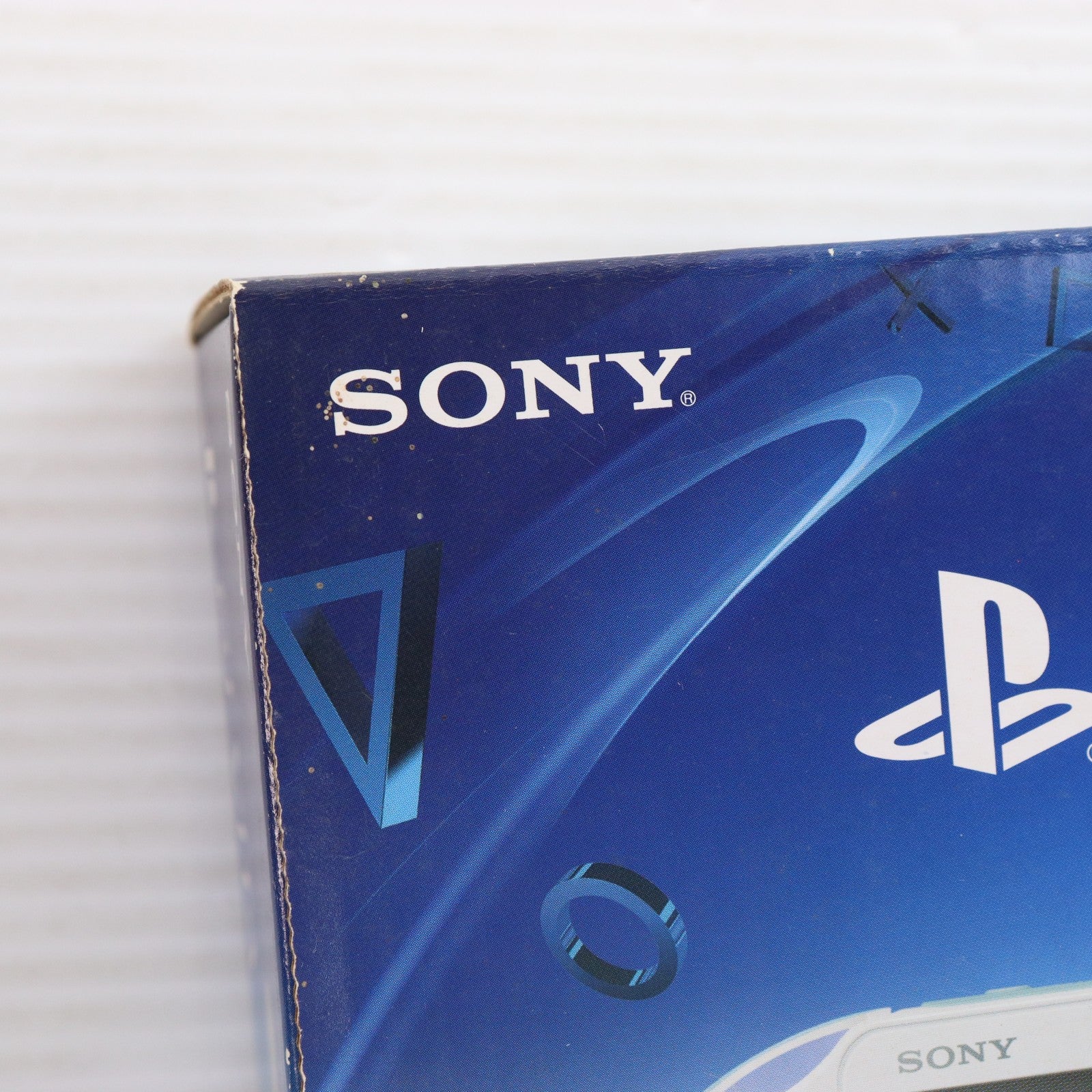 【中古即納】[PSVita] (本体) PlayStation Vita(プレイステーション ヴィータ) Wi-Fiモデル ライトブルー/ホワイト SCE(PCH-2000ZA14)(20131010)