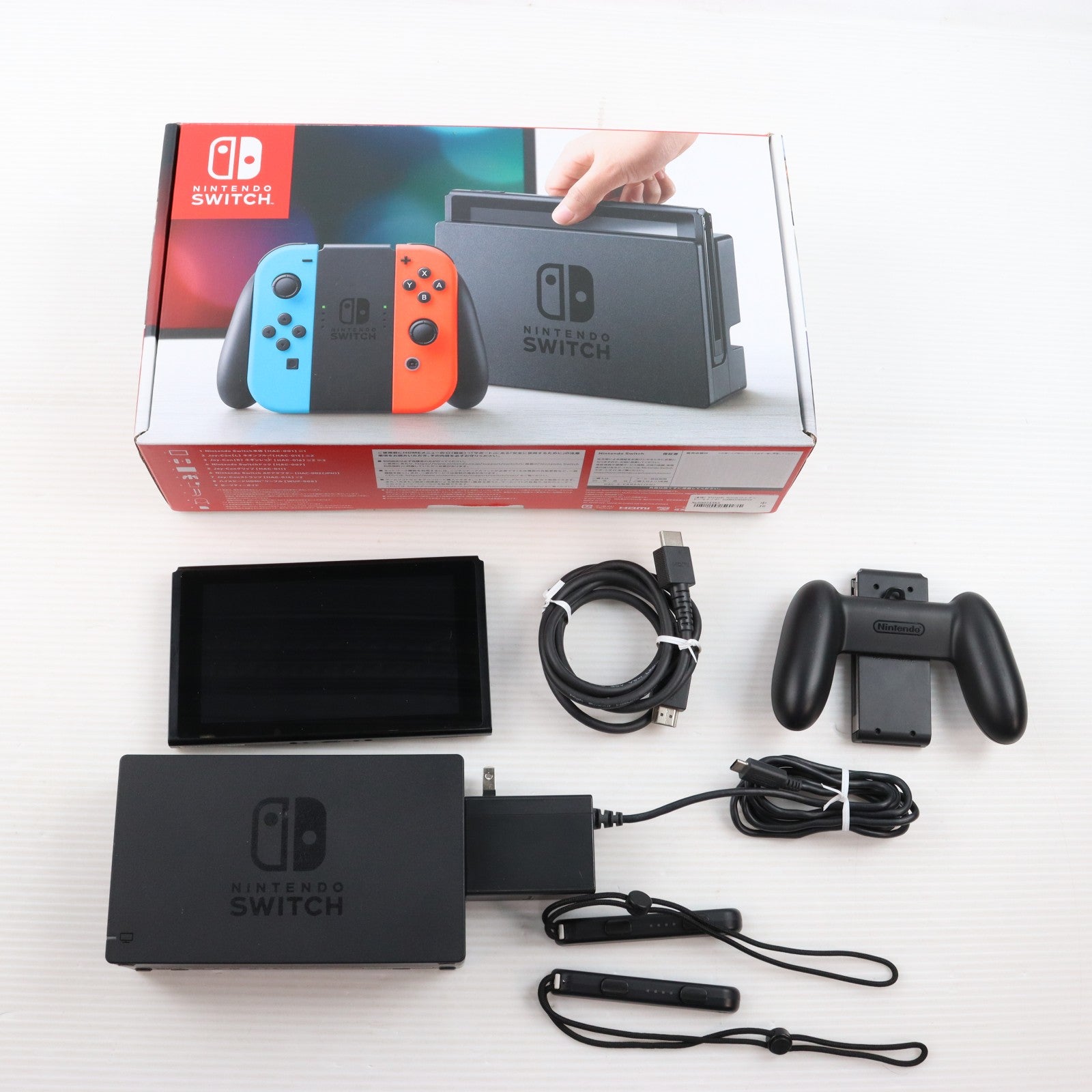 【中古即納】[Switch] (本体) Nintendo Switch(ニンテンドースイッチ) Joy-Con(L) ネオンブルー/R ネオンレッド 任天堂(HAC-S-KABAA)(20170303)