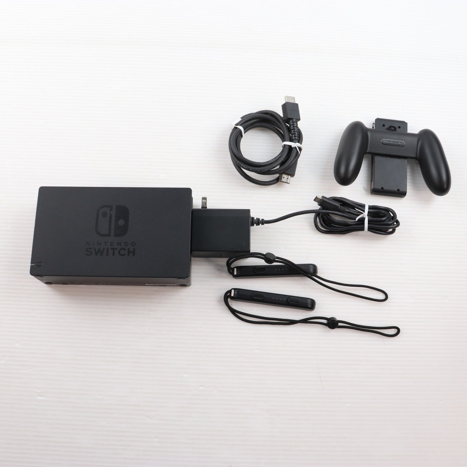 【中古即納】[Switch] (本体) Nintendo Switch(ニンテンドースイッチ) Joy-Con(L) ネオンブルー/R ネオンレッド 任天堂(HAC-S-KABAA)(20170303)