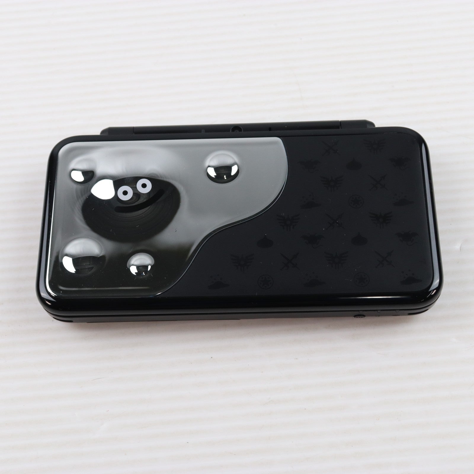 【中古即納】[3DS] (本体) Newニンテンドー2DS LL ドラゴンクエスト はぐれメタルエディション 任天堂(JAN-S-KBCA)(20170729)