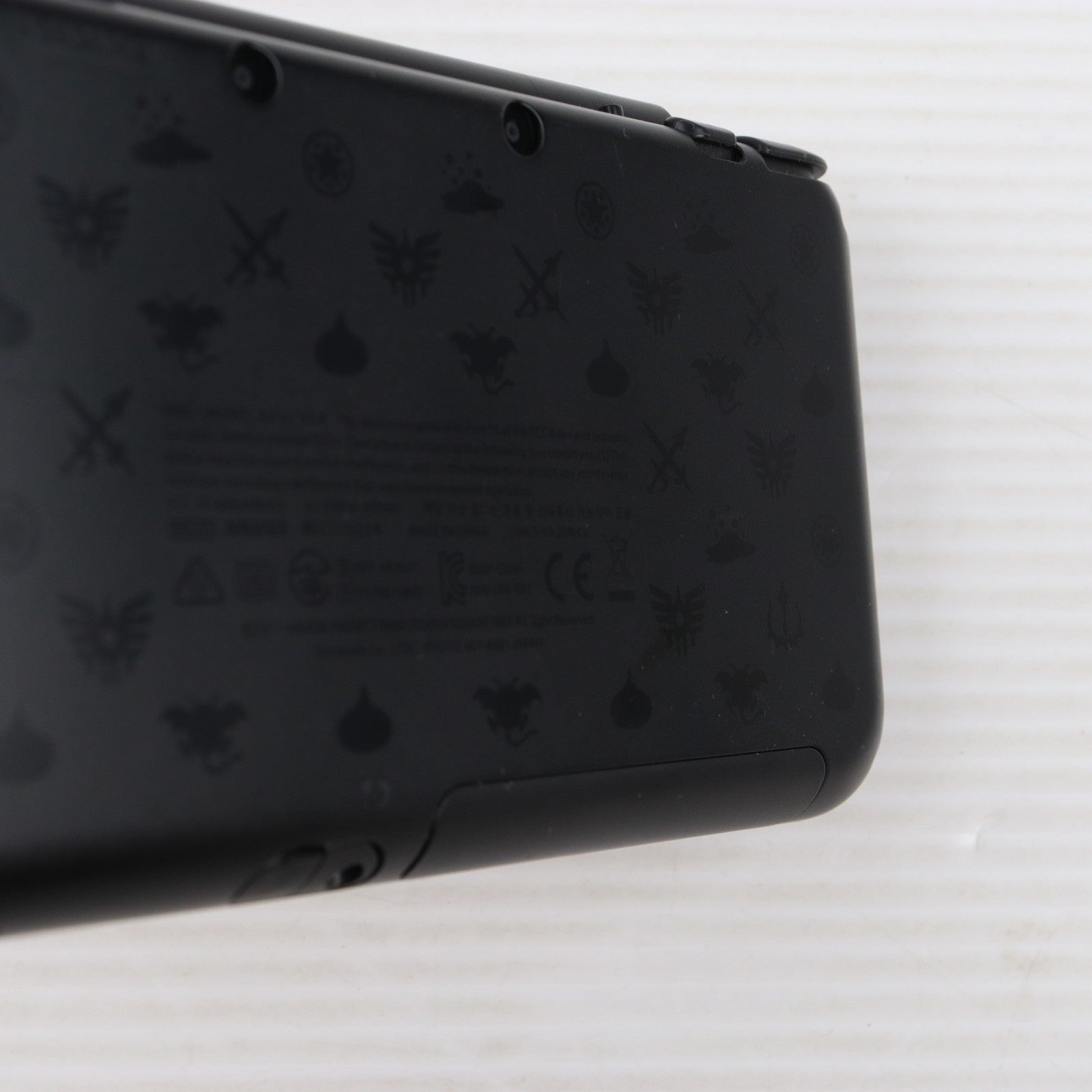 【中古即納】[3DS] (本体) Newニンテンドー2DS LL ドラゴンクエスト はぐれメタルエディション 任天堂(JAN-S-KBCA)(20170729)