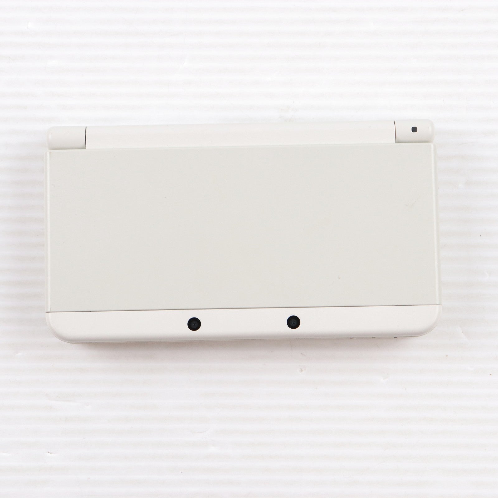 【中古即納】[3DS] (本体) Newニンテンドー3DS ホワイト 任天堂(KTR-S-WAAA)(20141011)