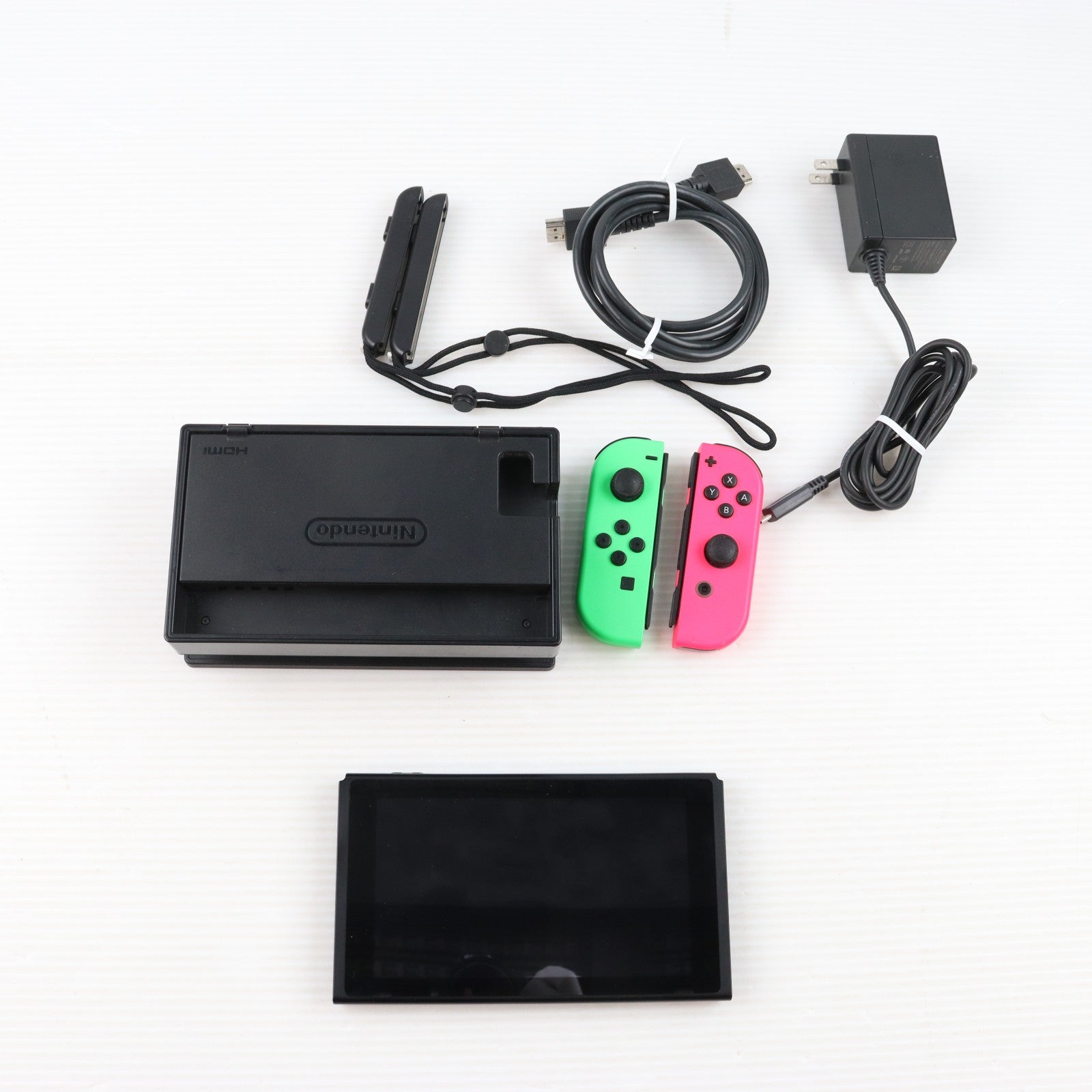 【中古即納】[Switch] (本体) マイニンテンドーストア限定 Nintendo Switch 有機ELモデル(ニンテンドースイッチ 有機ELモデル) カスタマイズ Joy-Con(L) ネオンピンク/(R) ネオンイエロー Joy-Conストラップ ブラック 任天堂(HEG-S-KAYAA)(20211008)