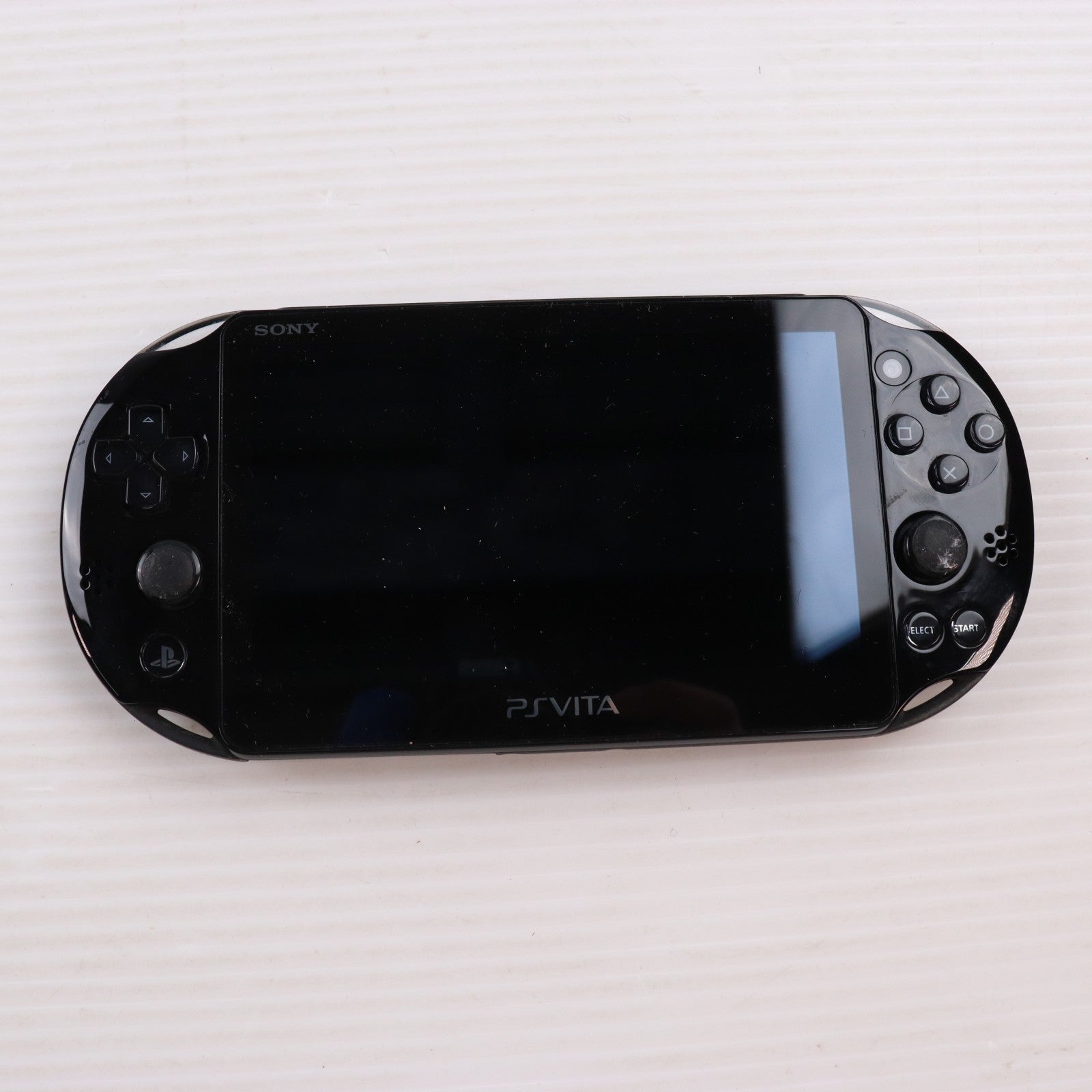 【中古即納】[PSVita] (本体) PlayStation Vita(プレイステーション ヴィータ) Wi-Fiモデル ブラック SCE(PCH-2000ZA11)(20131010)