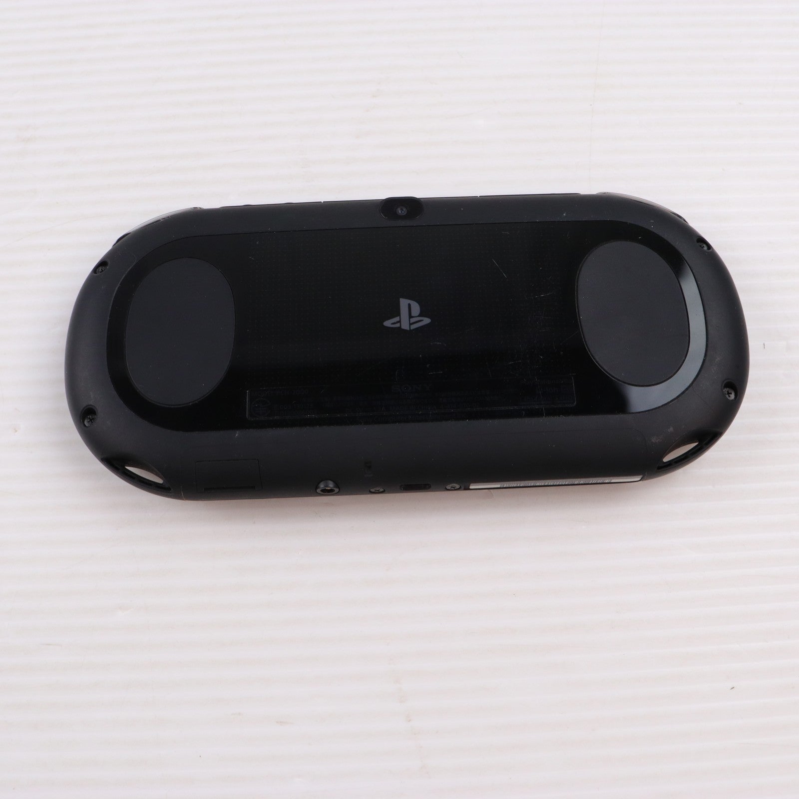 【中古即納】[PSVita] (本体) PlayStation Vita(プレイステーション ヴィータ) Wi-Fiモデル ブラック SCE(PCH-2000ZA11)(20131010)