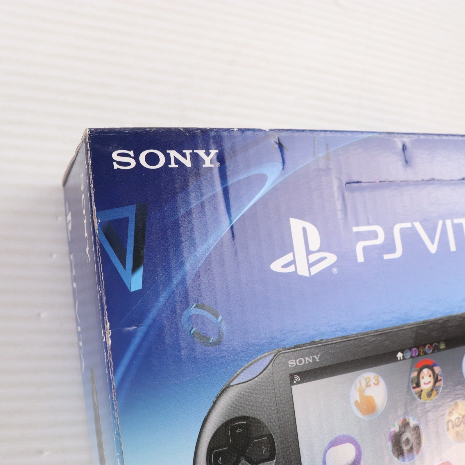 【中古即納】[PSVita] (本体) PlayStation Vita(プレイステーション ヴィータ) Wi-Fiモデル ブラック SCE(PCH-2000ZA11)(20131010)