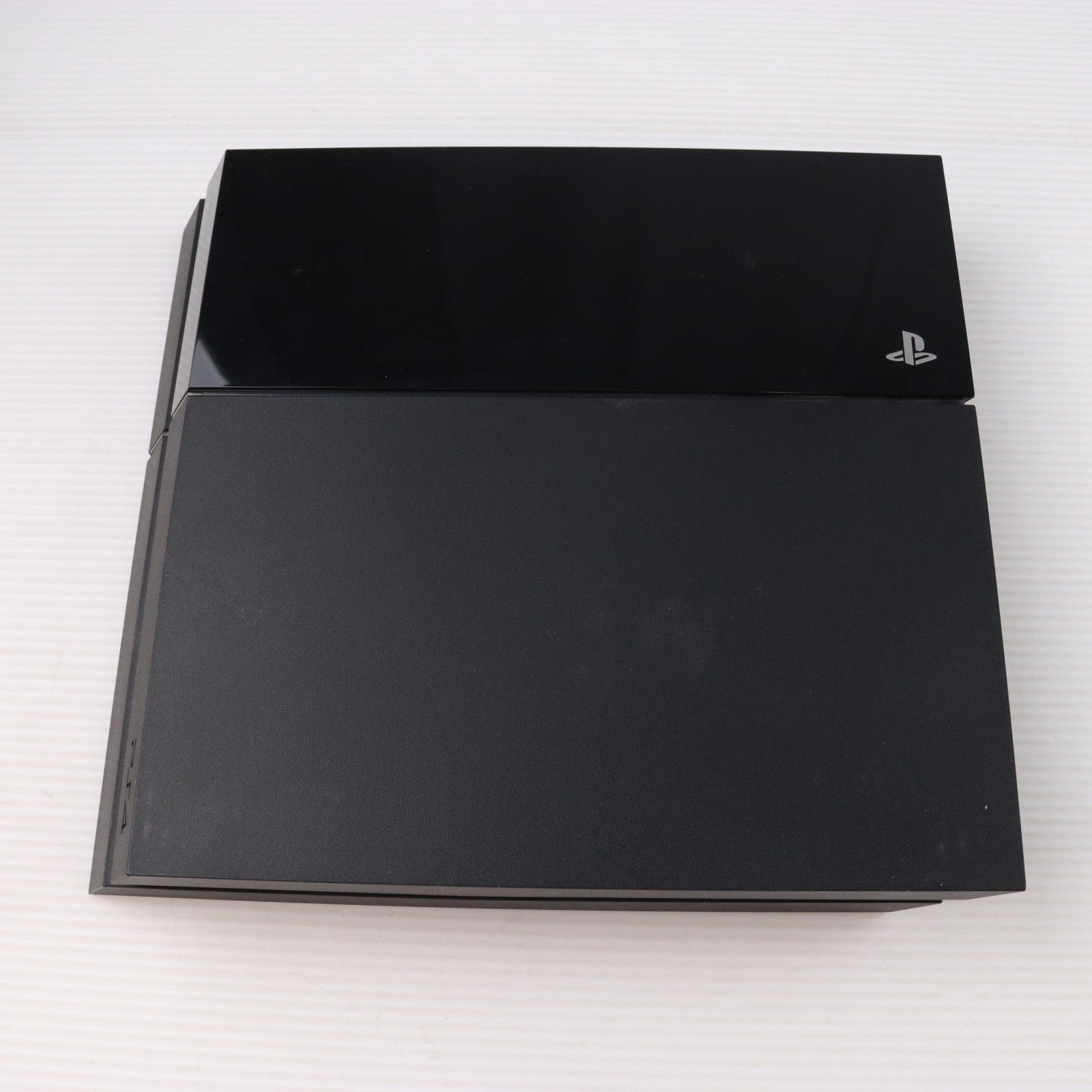 【中古即納】[PS4] (本体) PlayStation 4(プレイステーション4) PlayStation Camera同梱版 SCE(CUH-1000AA01)(20140430)