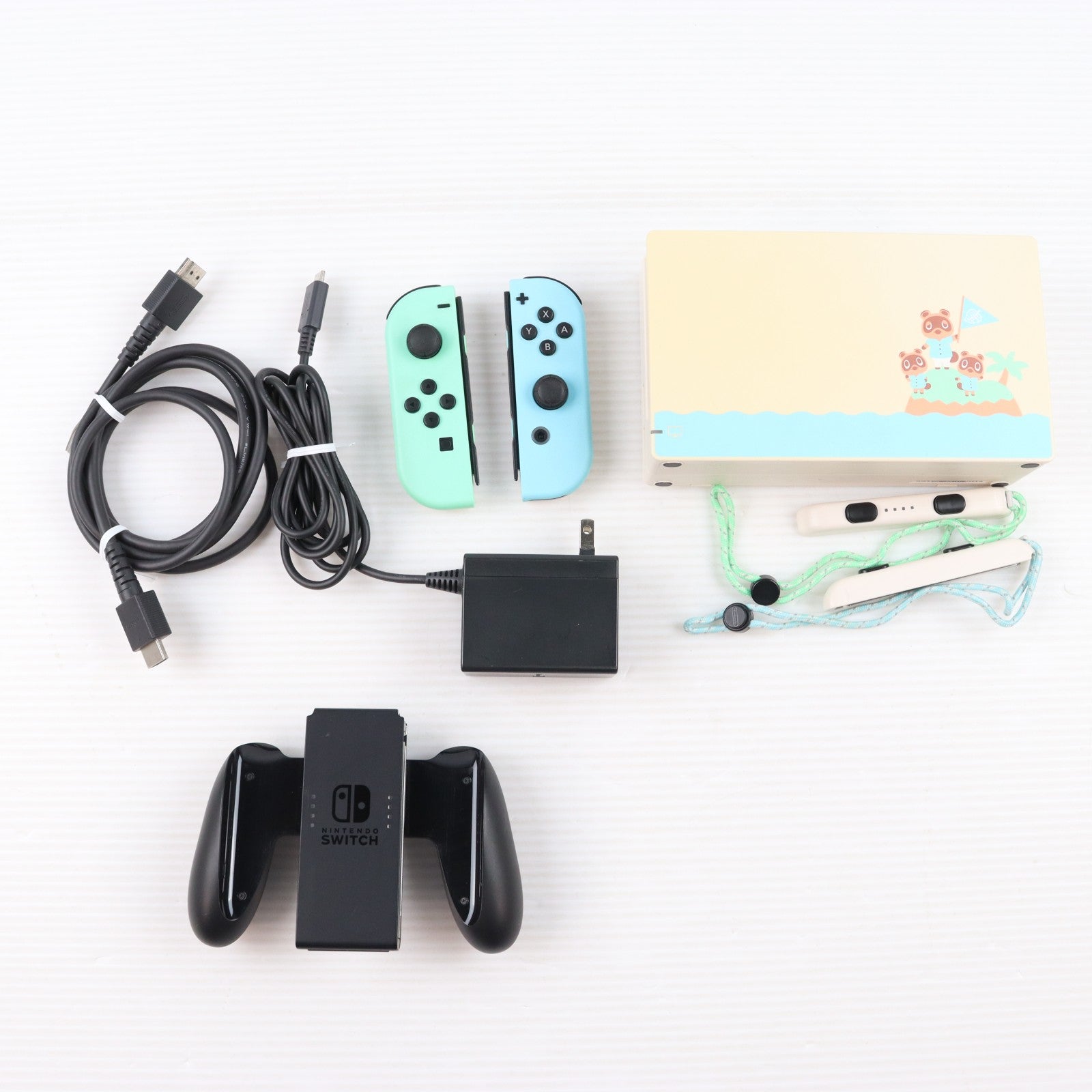 【中古即納】[Switch] (本体)(ソフト無し) Nintendo Switch(ニンテンドースイッチ) あつまれ どうぶつの森セット 任天堂(HAD-S-KEAGC)(20200320)