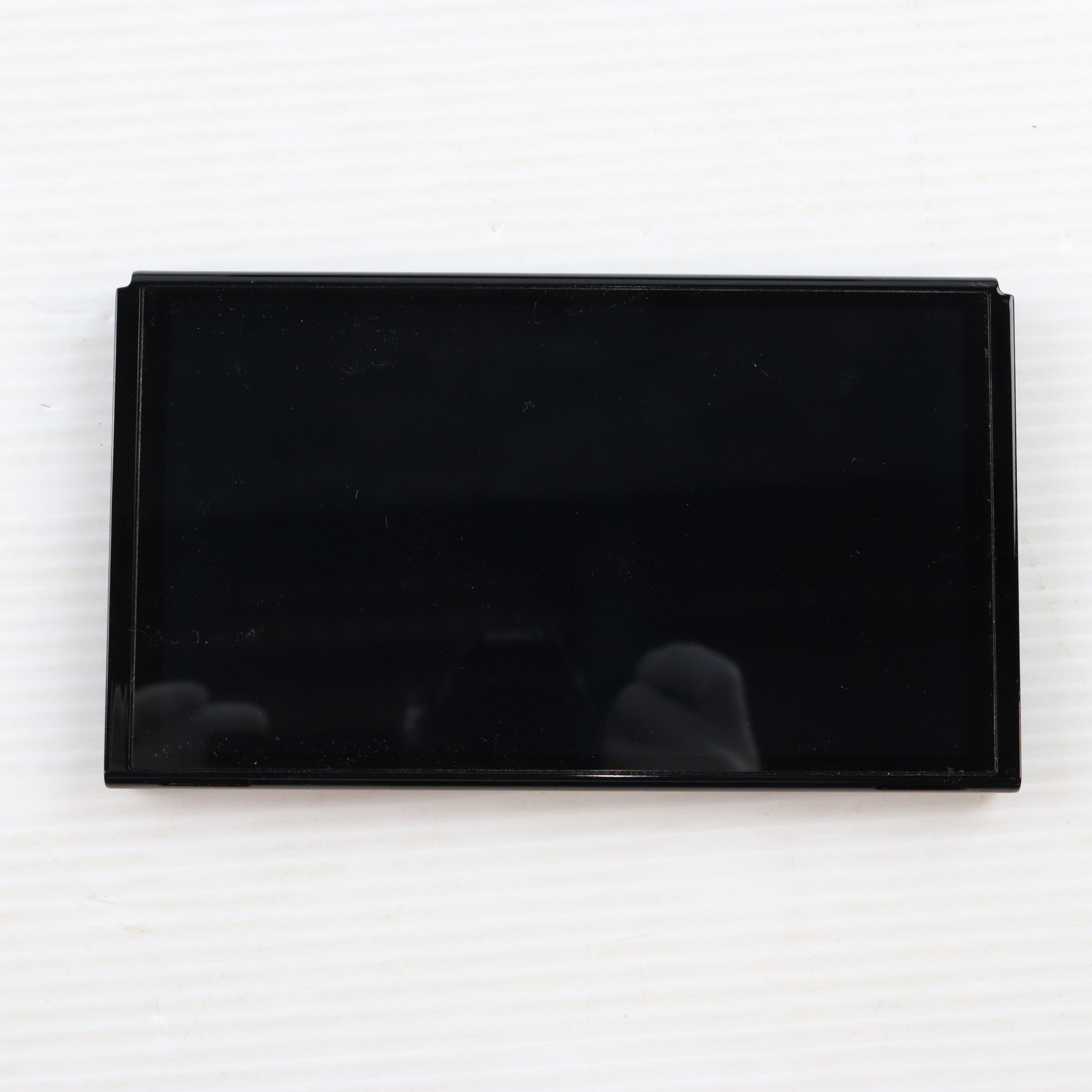 【中古即納】[Switch] (本体) Nintendo Switch(ニンテンドースイッチ) 有機ELモデル Joy-Con(L)/(R) ホワイト 任天堂(HEG-S-KAAAA)(20211008)