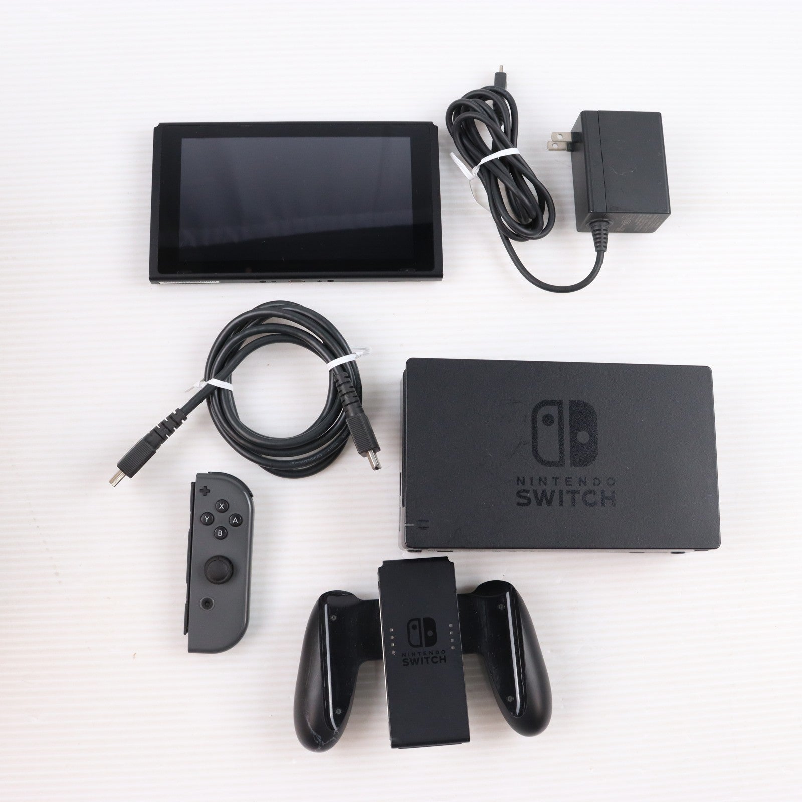 【中古即納】[Switch] (本体) Nintendo Switch(ニンテンドースイッチ) Joy-Con(L)/R グレー 任天堂(HAC-S-KAAAA)(20170303)