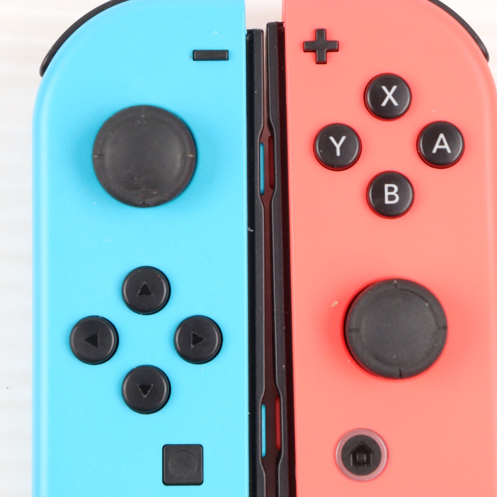 【中古即納】[Switch] (本体) Nintendo Switch(ニンテンドースイッチ) Joy-Con(L) ネオンブルー/(R) ネオンレッド 任天堂(HAD-S-KABAA)(20190830)