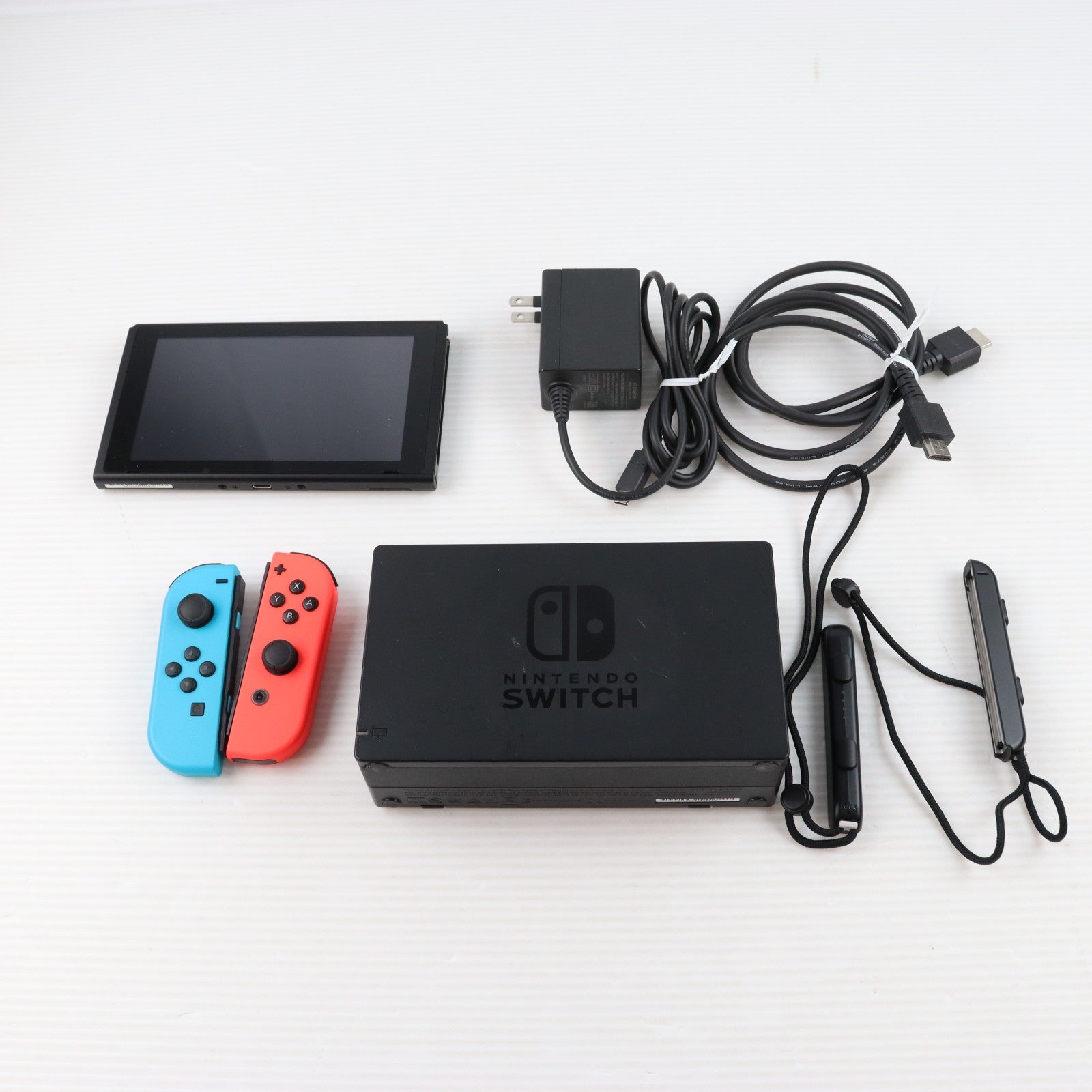 【中古即納】[Switch] (本体) Nintendo Switch(ニンテンドースイッチ) Joy-Con(L) ネオンブルー/R ネオンレッド 任天堂(HAD-S-KABAH)(20190830)