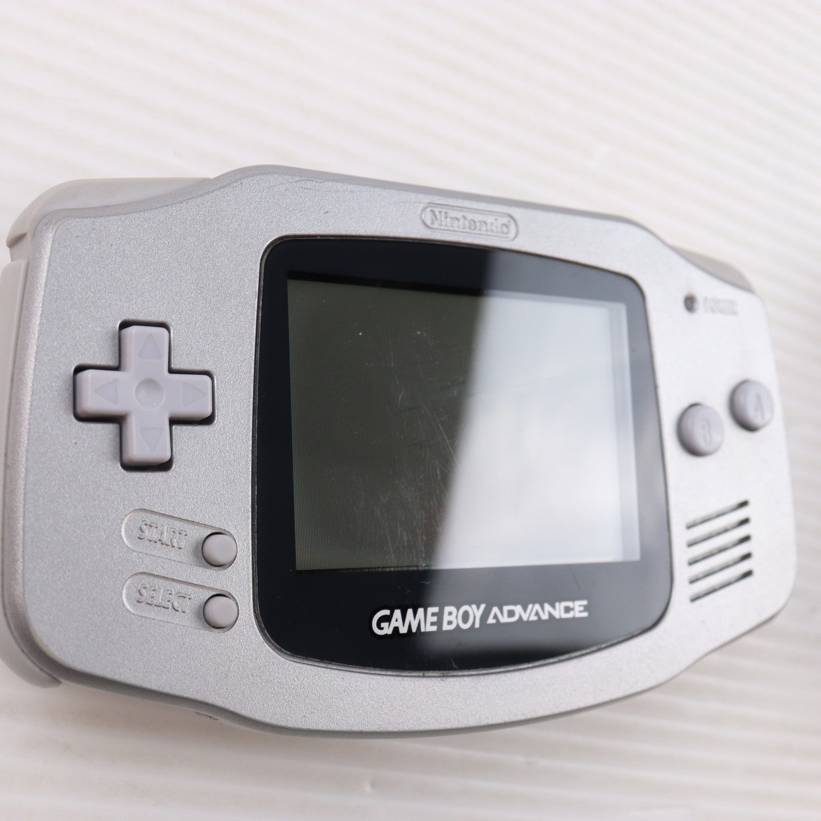 【中古即納】[GBA] (本体) GAMEBOY ADVANCE(ゲームボーイアドバンス) シルバー 任天堂(AGB-S-PLA)(20020927)