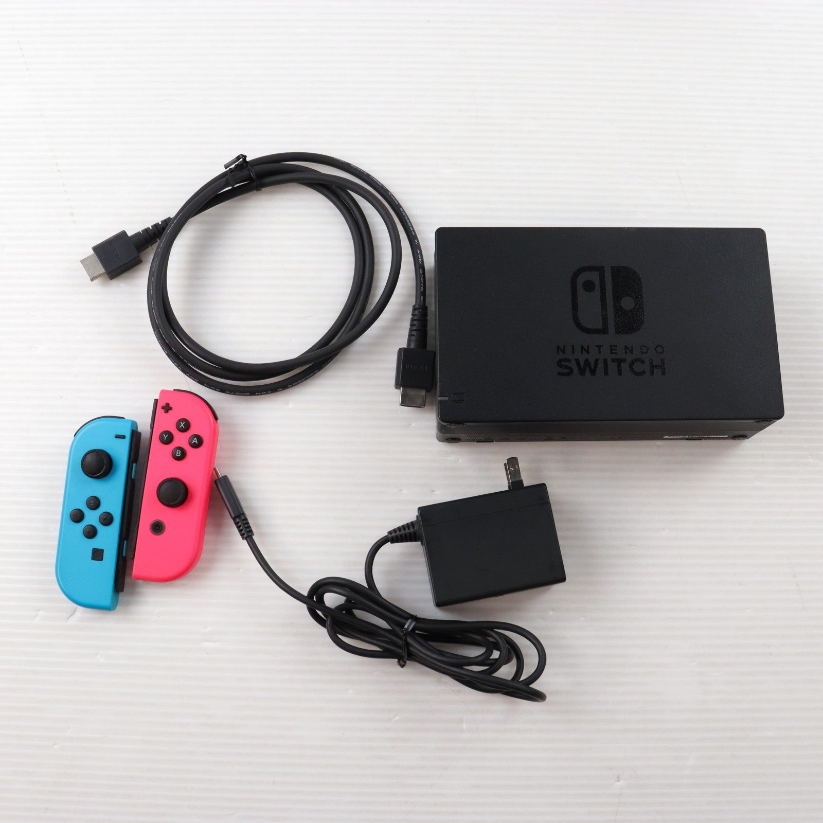 【中古即納】[Switch] (本体) Nintendo Switch(ニンテンドースイッチ) Joy-Con(L) ネオンブルー/R ネオンレッド 任天堂(HAD-S-KABAH)(20190830)