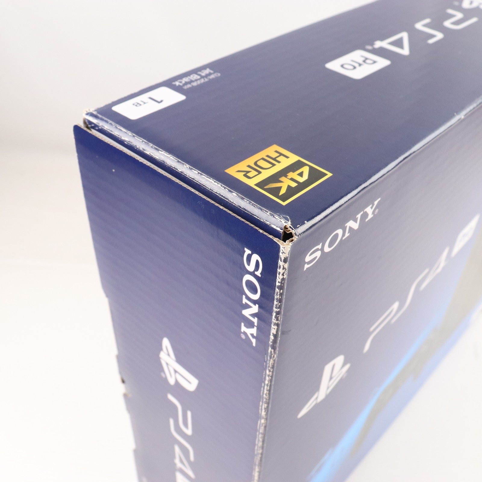 【中古即納】[PS4] (本体) PlayStation 4 Pro(プレイステーション4 プロ) ジェット・ブラック 1TB SIE(CUH-7200BB01)(20180927)