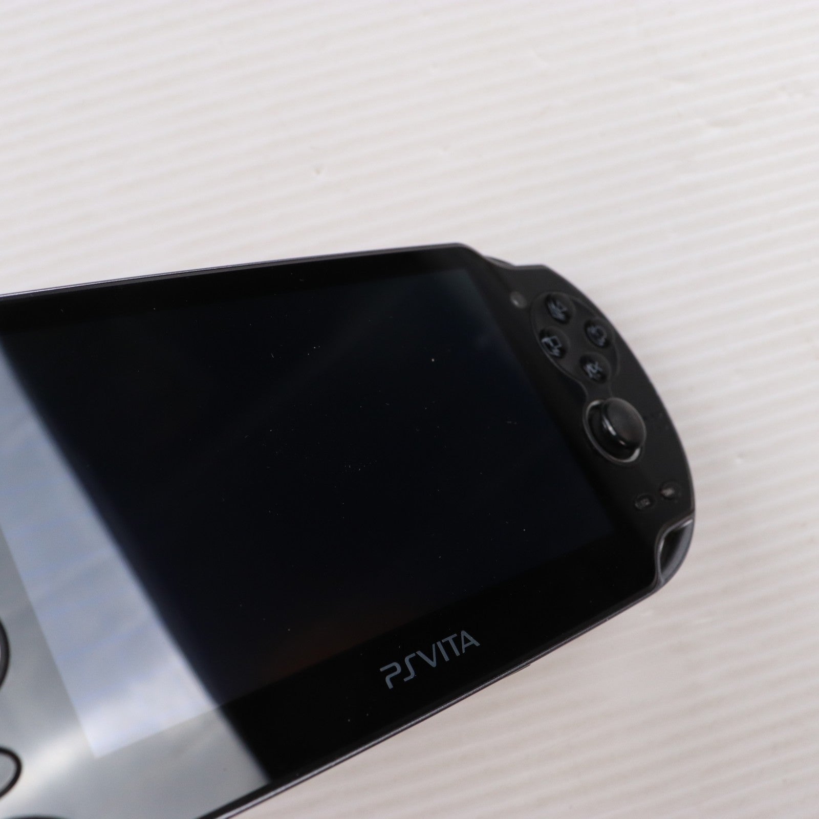 【中古即納】[PSVita] (本体) PlayStation Vita(プレイステーション ヴィータ) Wi-Fiモデル クリスタル・ブラック SCE(PCH-1000ZA01)(20111217)