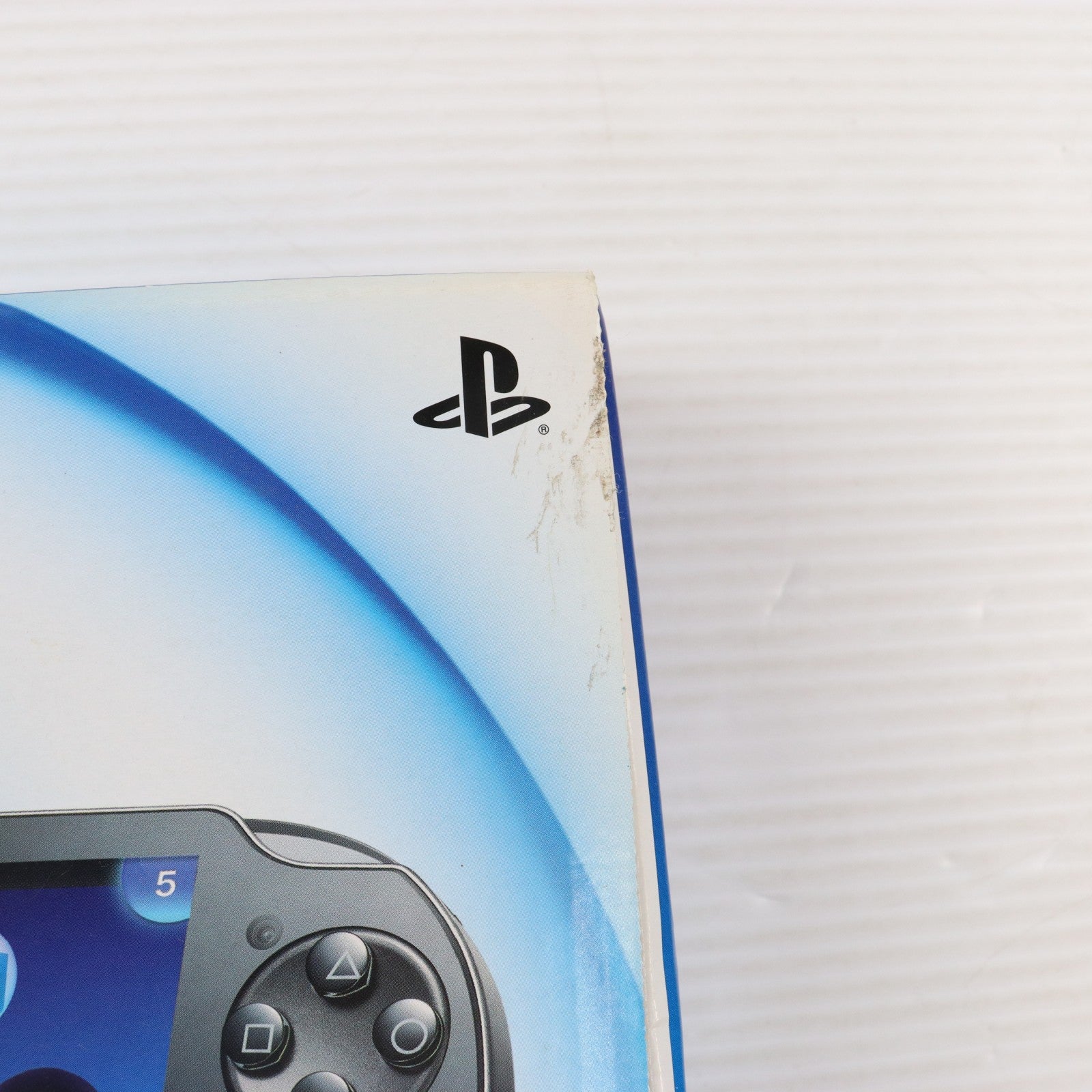 【中古即納】[PSVita] (本体) PlayStation Vita(プレイステーション ヴィータ) Wi-Fiモデル クリスタル・ブラック SCE(PCH-1000ZA01)(20111217)