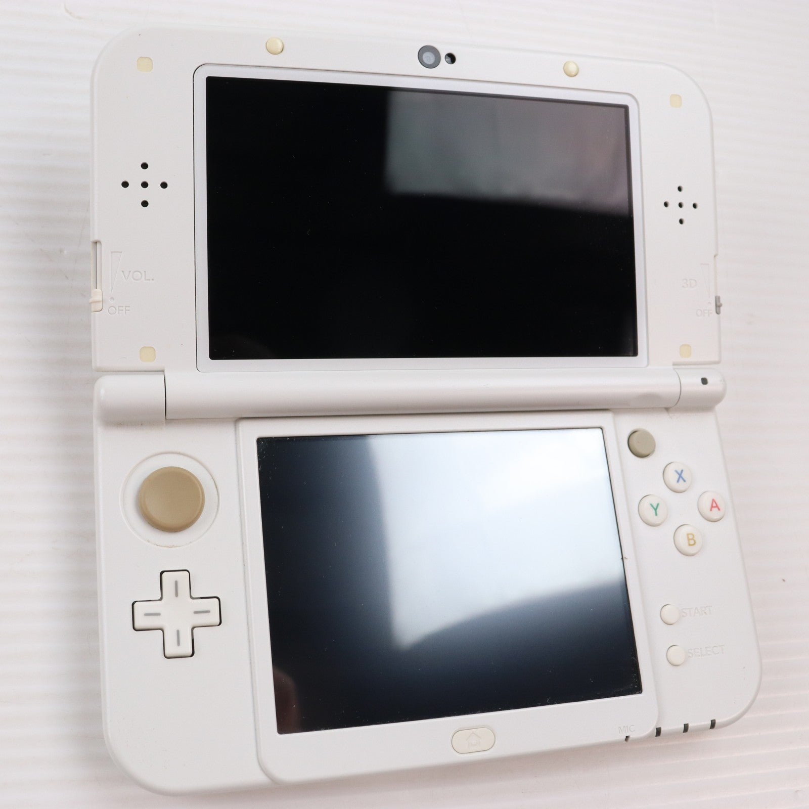 【中古即納】[3DS] (本体) Newニンテンドー3DS LL パールホワイト 任天堂(RED-S-WAAA)(20150611)