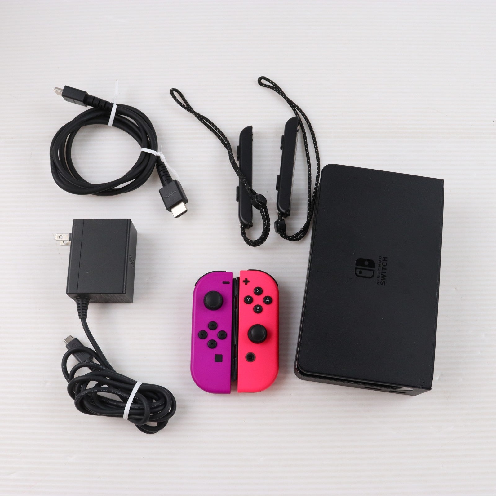 【中古即納】[Switch] (本体) Nintendo Switch(ニンテンドースイッチ) 有機ELモデル Joy-Con(L) ネオンブルー/R ネオンレッド 任天堂(HEG-S-KABAA)(20211008)