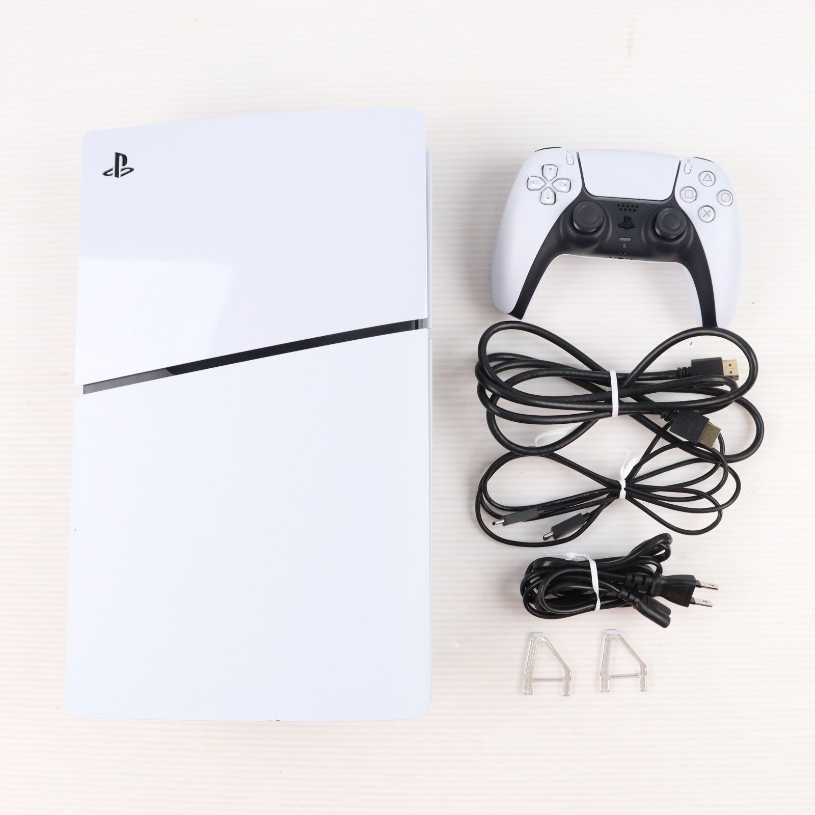 【中古即納】[PS5] (本体) PlayStation 5(プレイステーション5) slimモデル(スリムモデル) SIE(CFI-2000A01)(20231110)