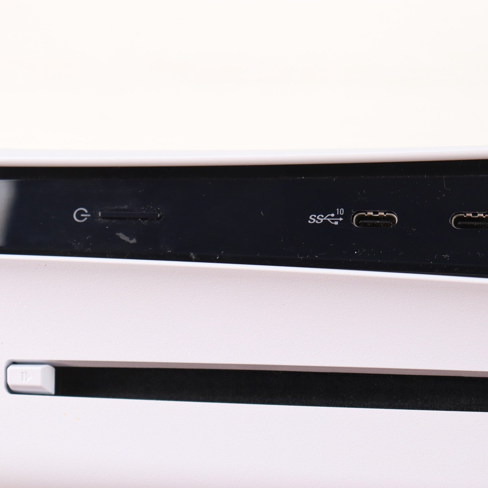 【中古即納】[PS5] (本体) PlayStation 5(プレイステーション5) slimモデル(スリムモデル) SIE(CFI-2000A01)(20231110)