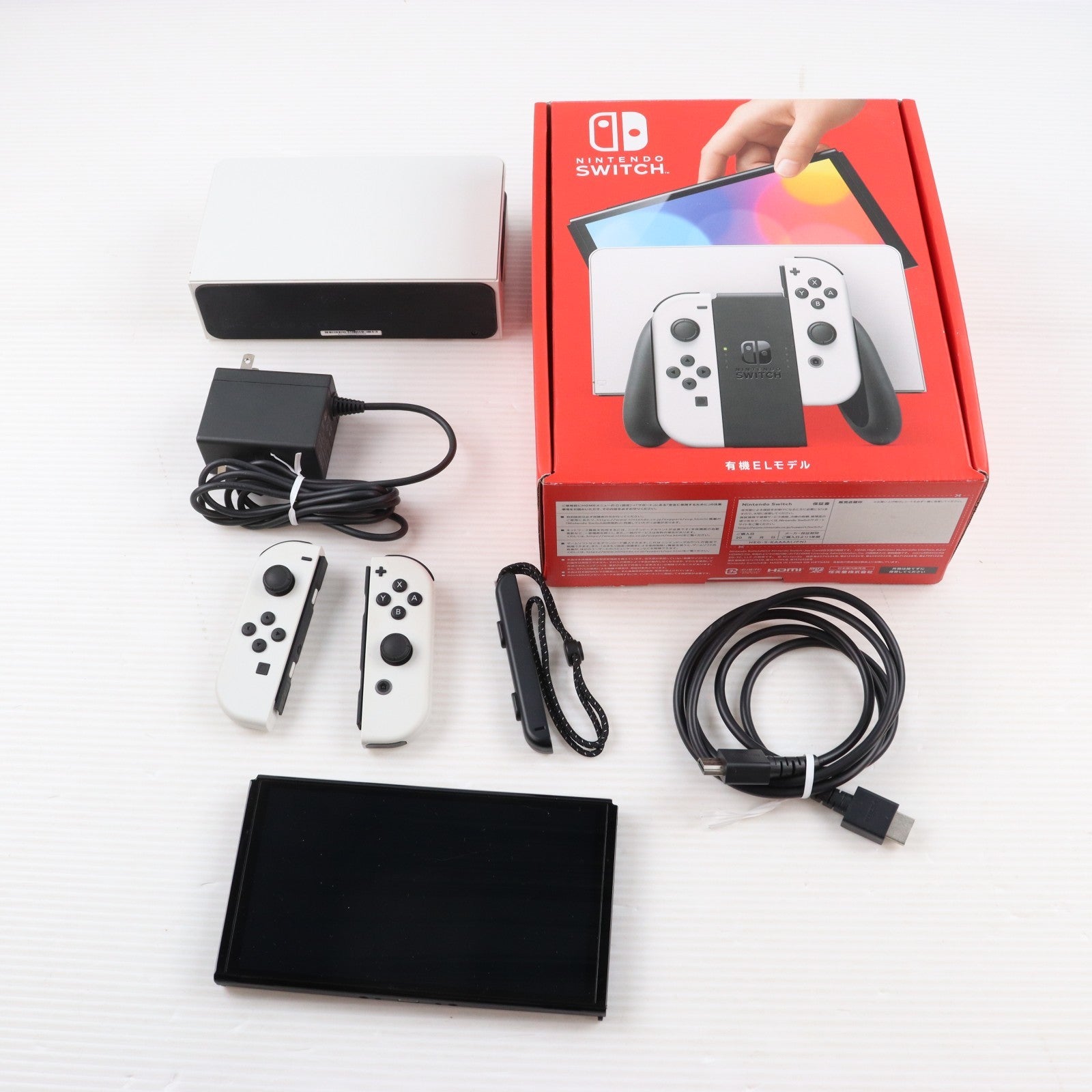 【中古即納】[Switch] (本体) Nintendo Switch(ニンテンドースイッチ) 有機ELモデル Joy-Con(L)/(R) ホワイト 任天堂(HEG-S-KAAAA)(20211008)