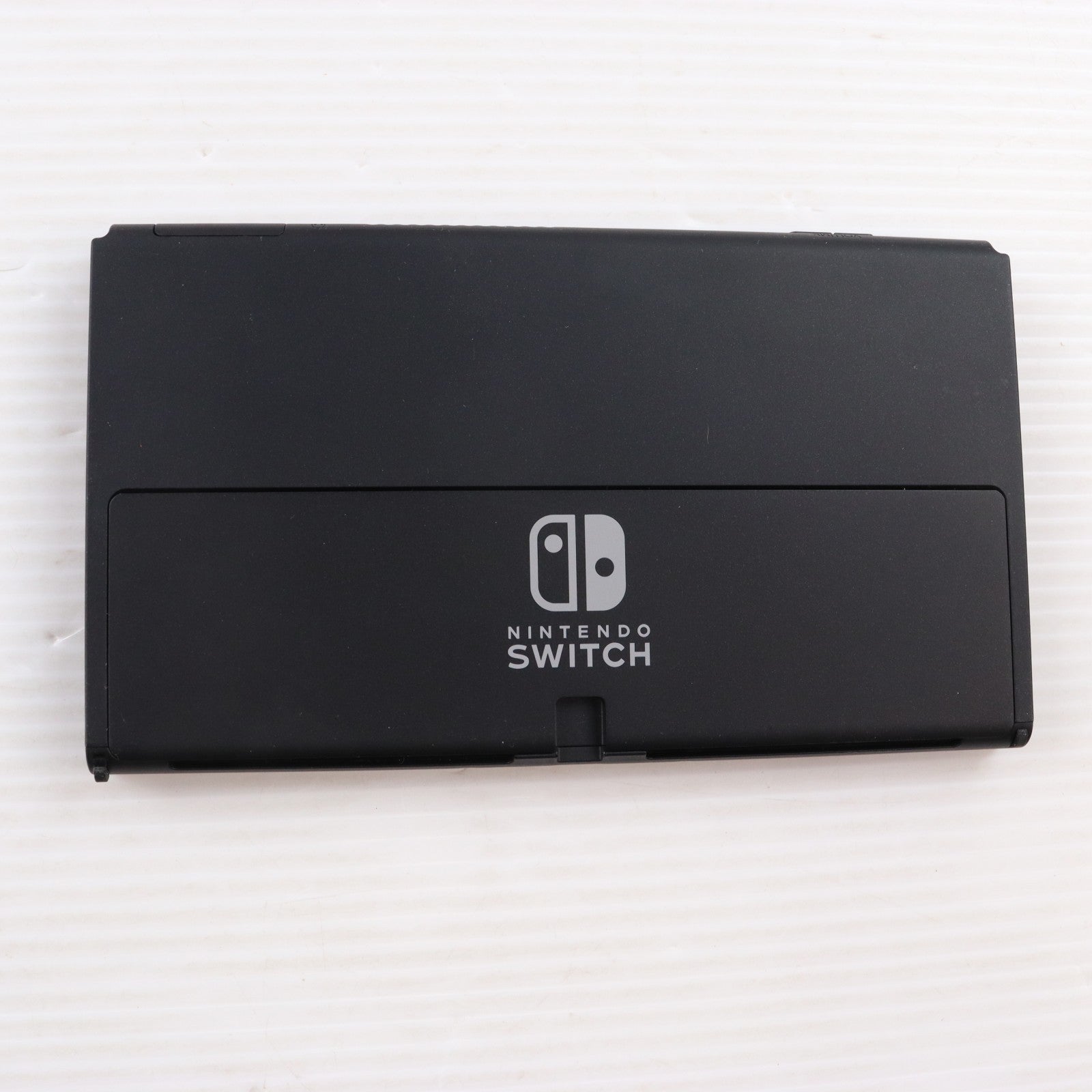 【中古即納】[Switch] (本体) Nintendo Switch(ニンテンドースイッチ) 有機ELモデル Joy-Con(L)/(R) ホワイト 任天堂(HEG-S-KAAAA)(20211008)