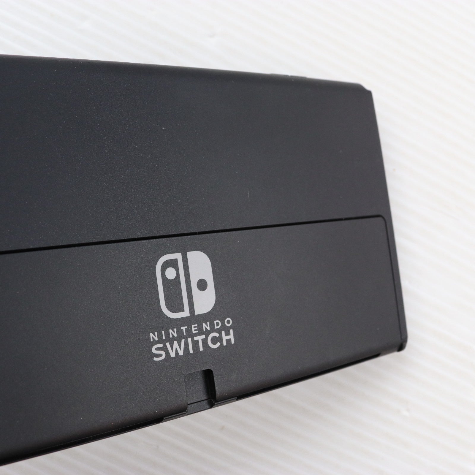 【中古即納】[Switch] (本体) Nintendo Switch(ニンテンドースイッチ) 有機ELモデル Joy-Con(L)/(R) ホワイト 任天堂(HEG-S-KAAAA)(20211008)