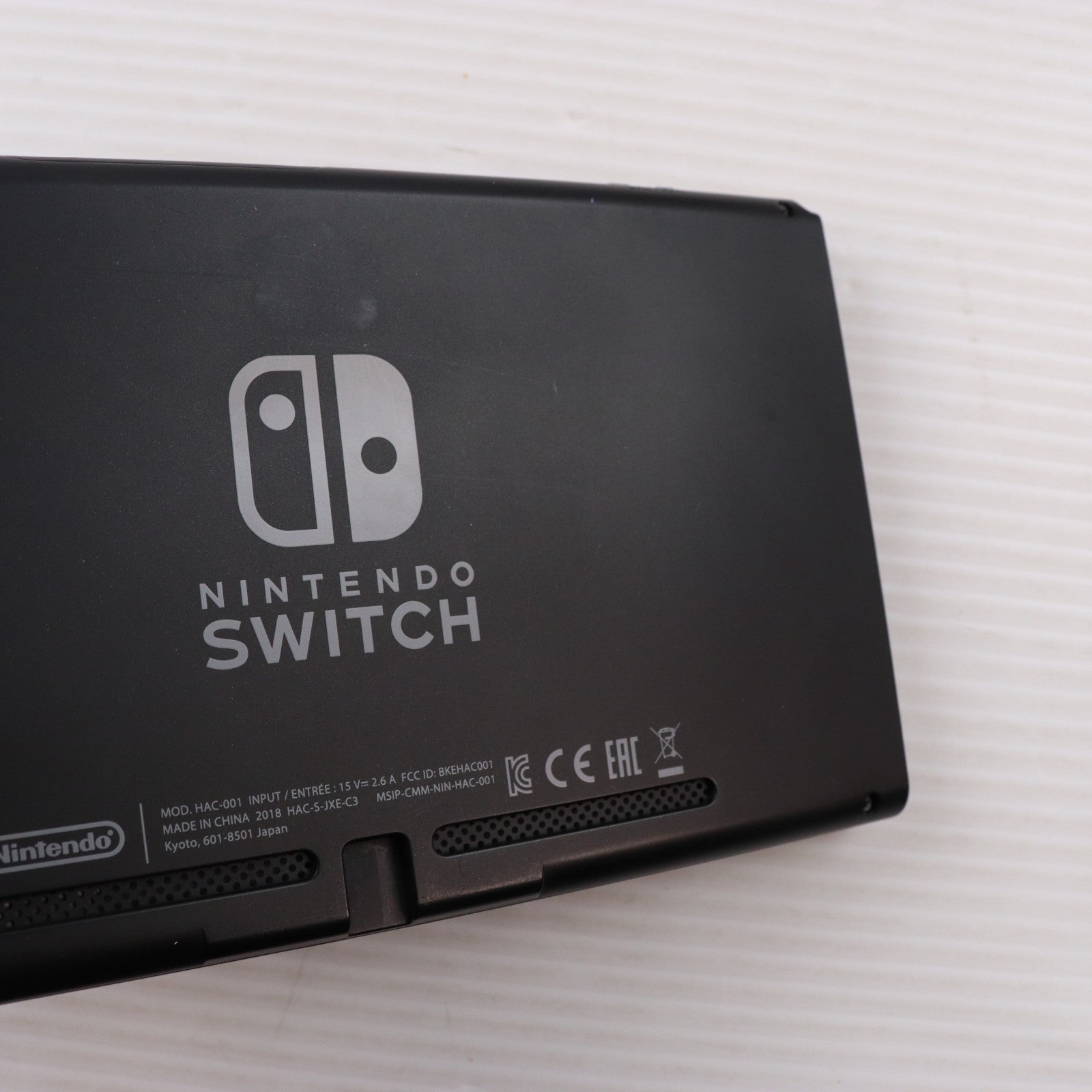 【中古即納】[Switch] (本体) Nintendo Switch(ニンテンドースイッチ) Joy-Con(L) ネオンブルー/R ネオンレッド 任天堂(HAC-S-KABAA)(20170303)
