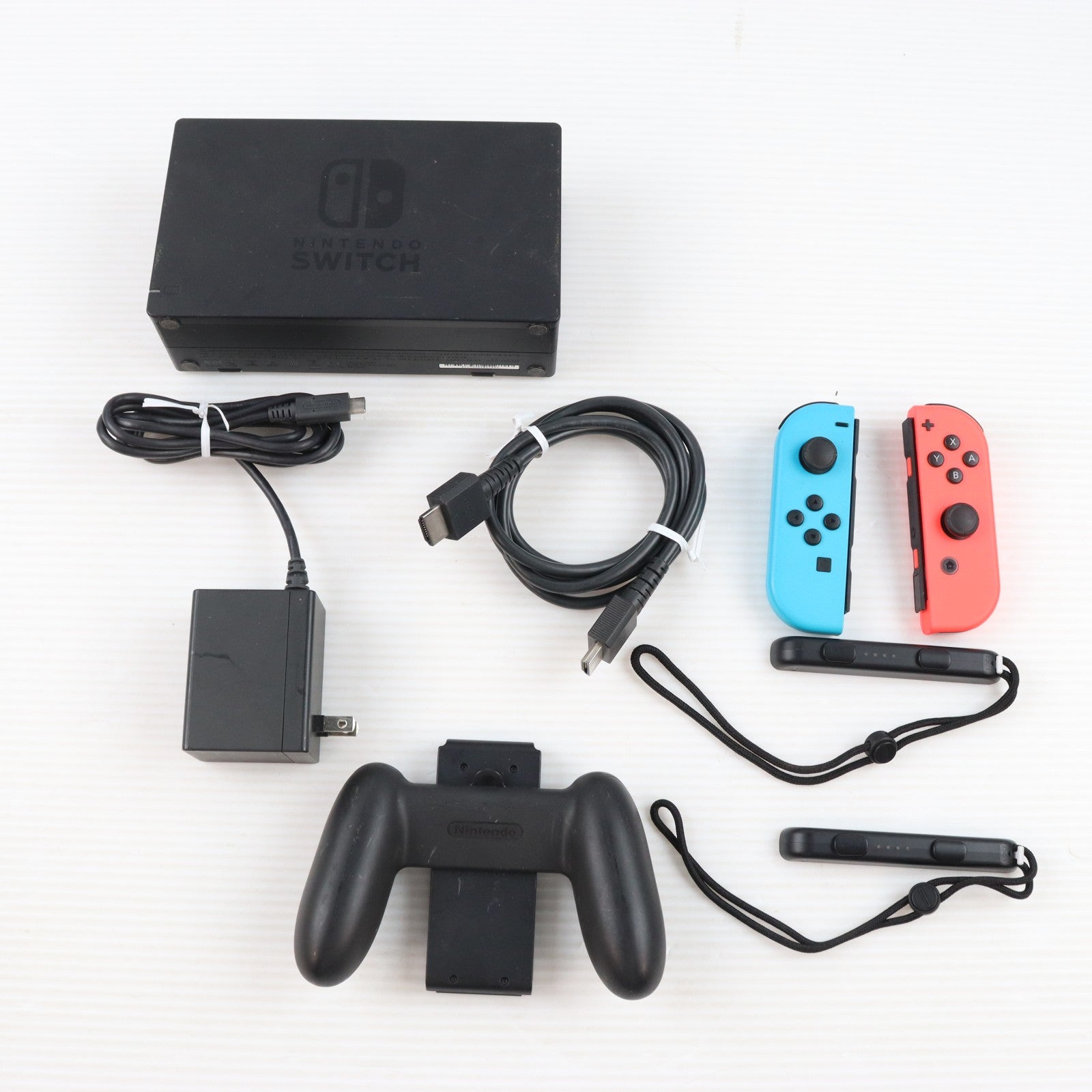 【中古即納】[Switch] (本体) Nintendo Switch(ニンテンドースイッチ) 有機ELモデル Joy-Con(L) ネオンブルー/R ネオンレッド 任天堂(HEG-S-KABAA)(20211008)