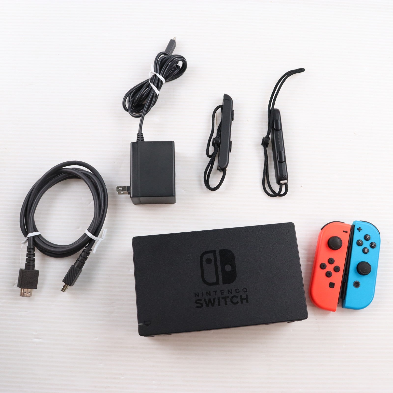 【中古即納】[Switch] (本体) Nintendo Switch(ニンテンドースイッチ) Joy-Con(L) ネオンブルー/R ネオンレッド 任天堂(HAD-S-KABAH)(20190830)