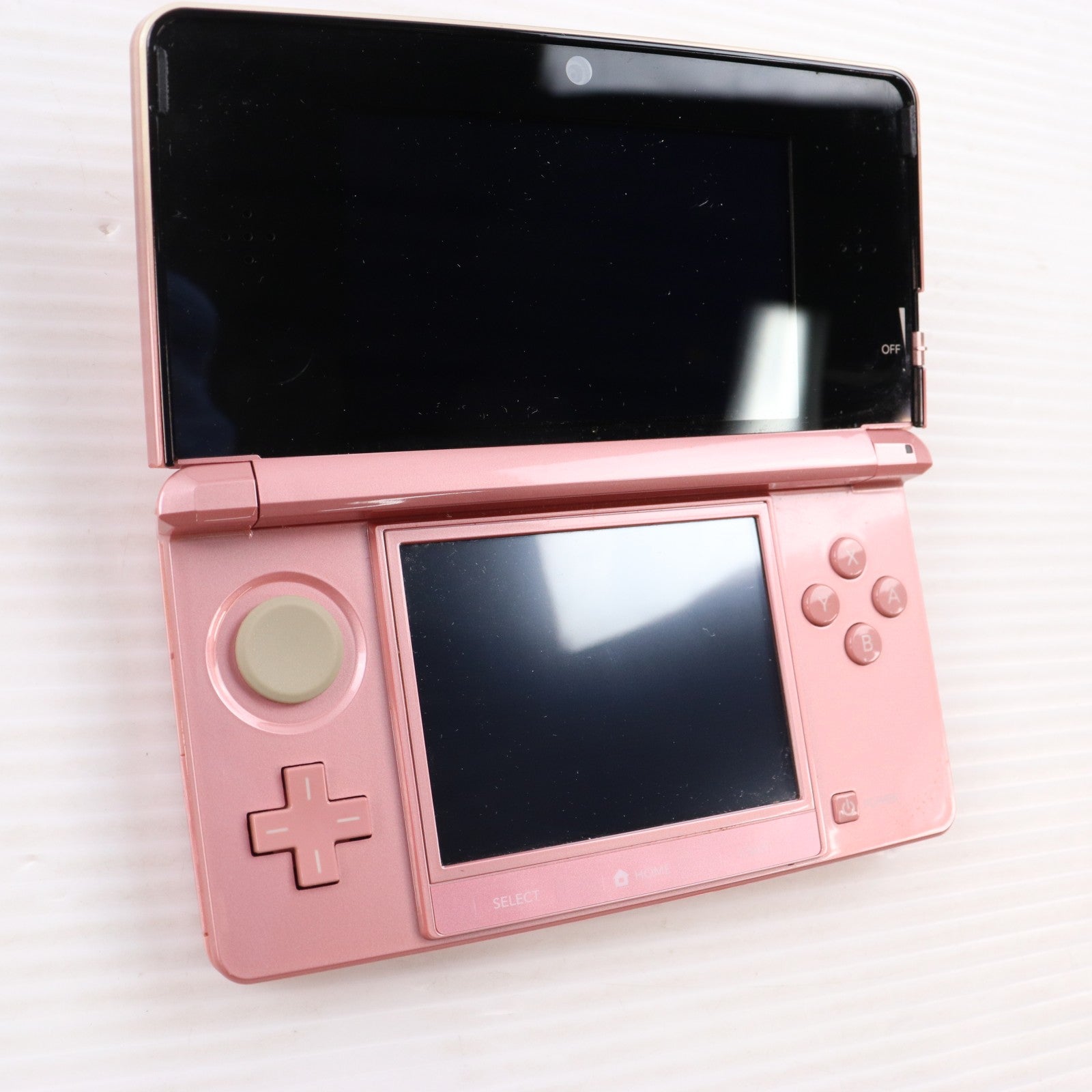 【中古即納】[3DS] (本体) ニンテンドー3DS ミスティピンク 任天堂(CTR-S-PAAA)(20111020)