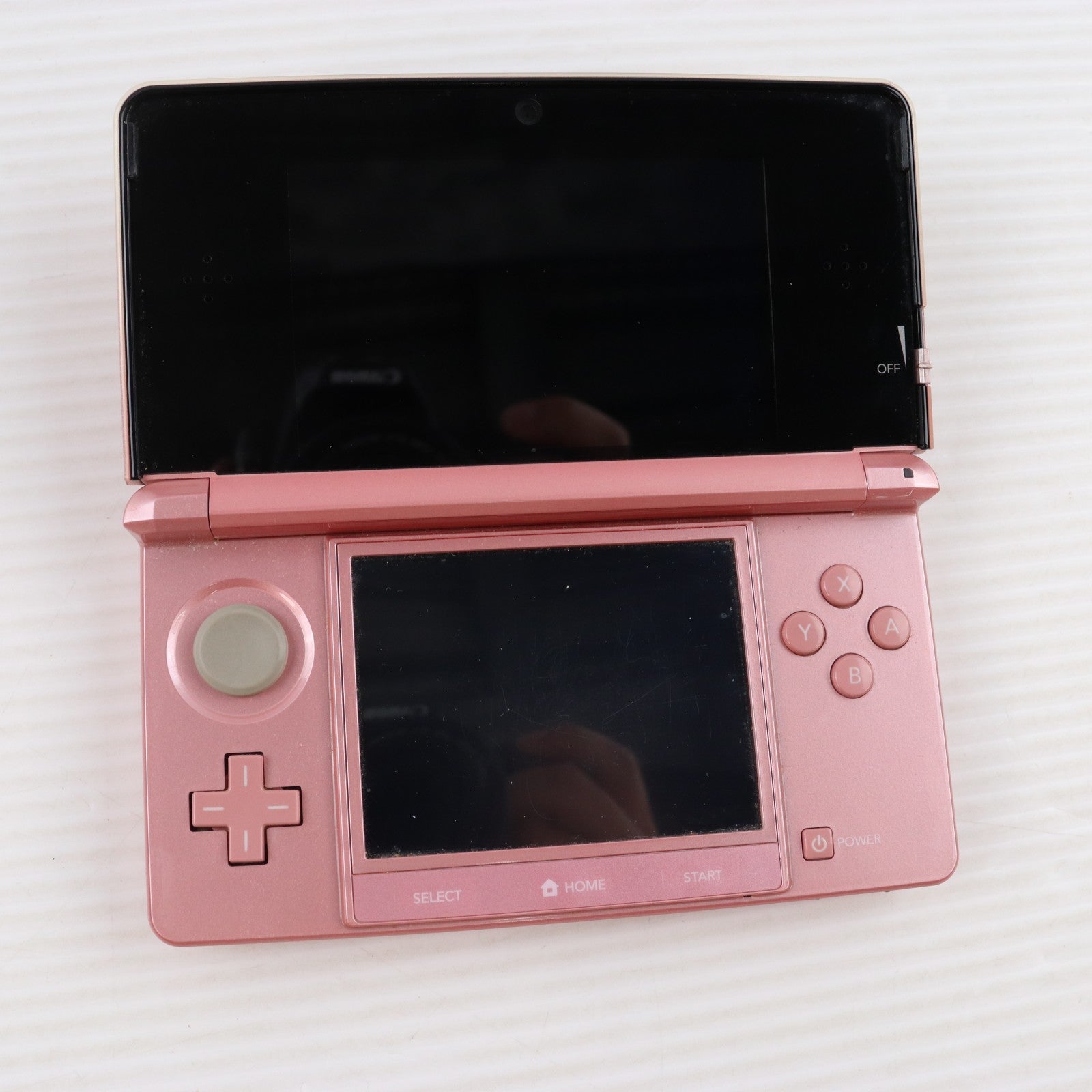 【中古即納】[3DS] (本体) ニンテンドー3DS ミスティピンク 任天堂(CTR-S-PAAA)(20111020)