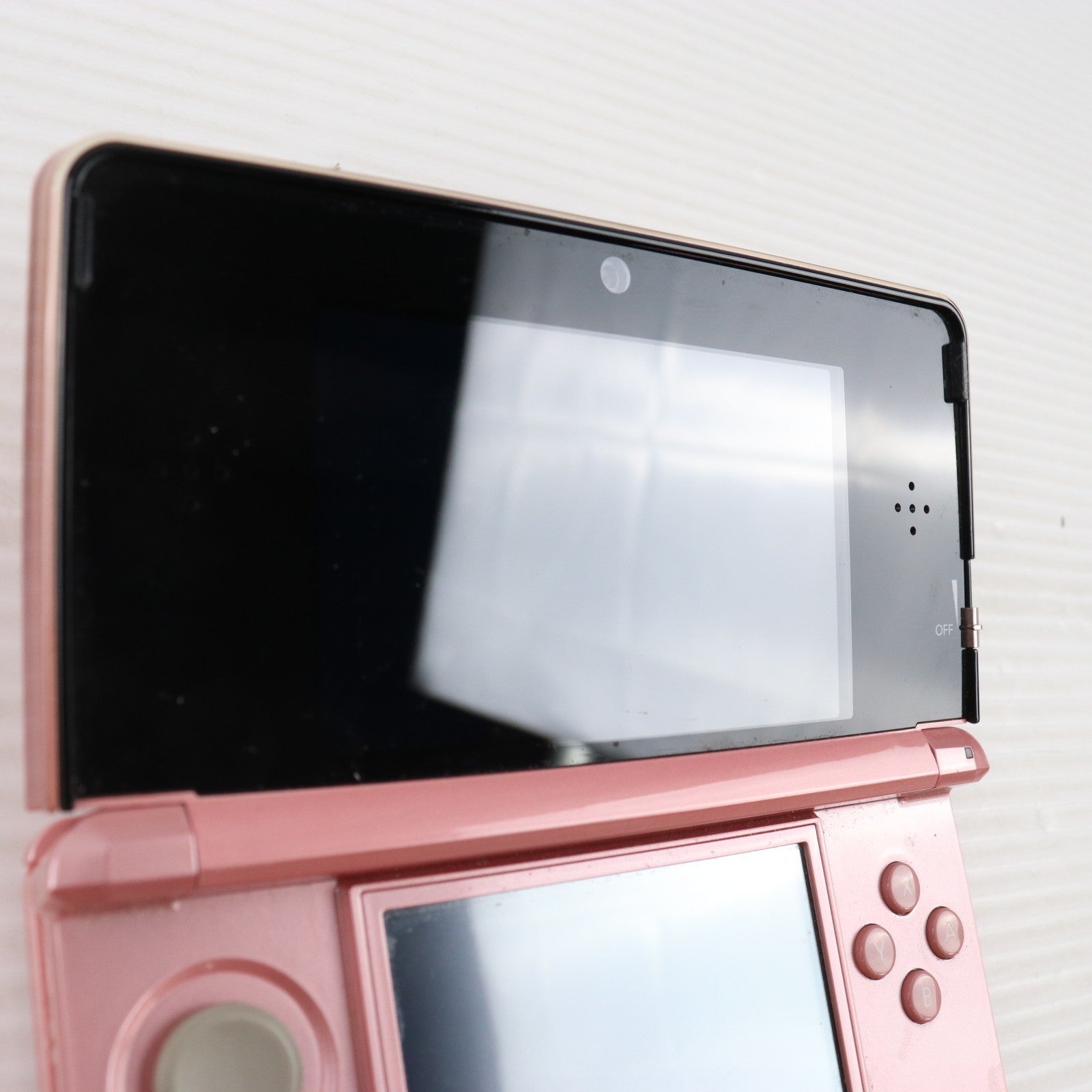 【中古即納】[3DS] (本体) ニンテンドー3DS ミスティピンク 任天堂(CTR-S-PAAA)(20111020)