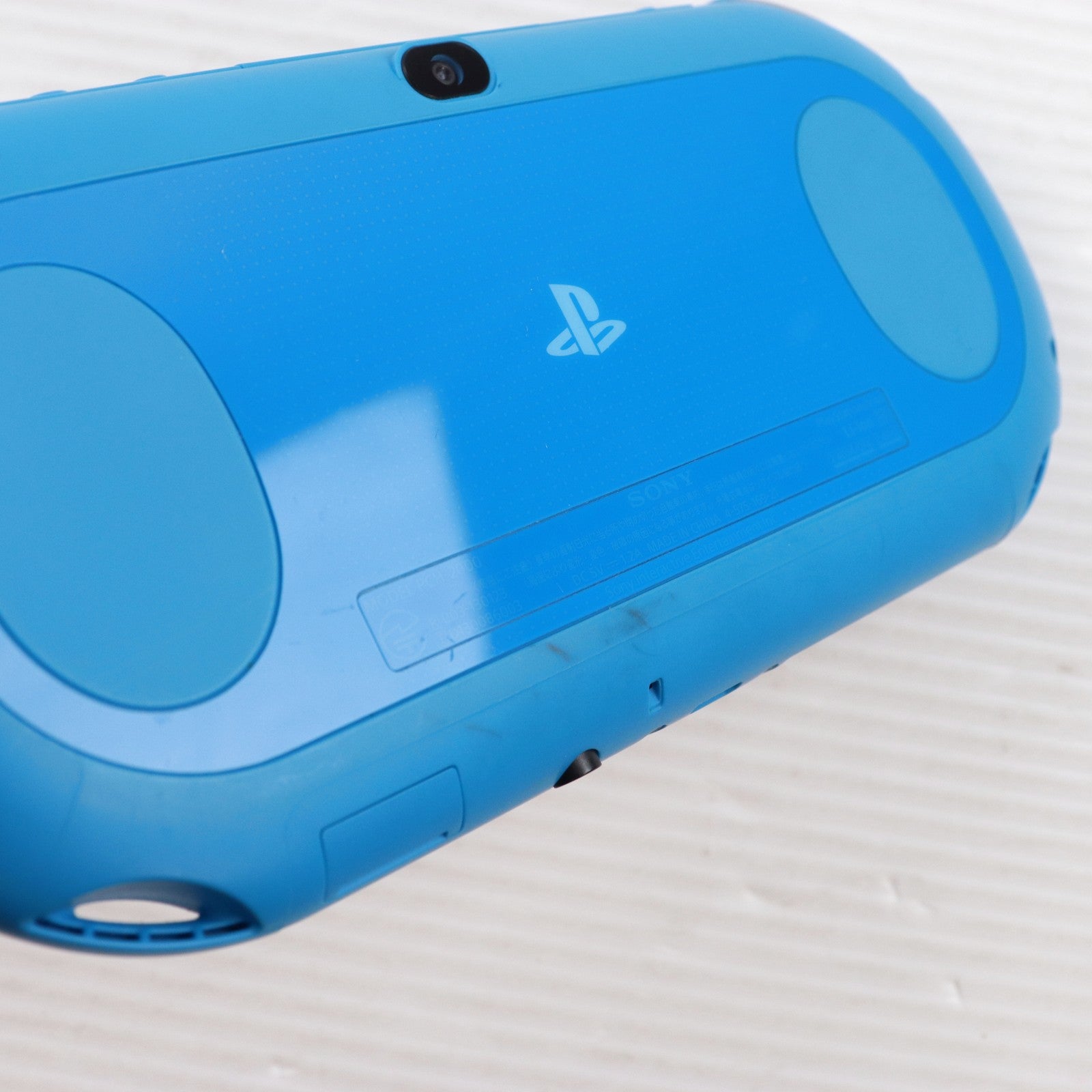 【中古即納】[PSVita] (本体) PlayStation Vita(プレイステーション ヴィータ) Wi-Fiモデル アクア・ブルー SCE(PCH-2000ZA23)(20150917)