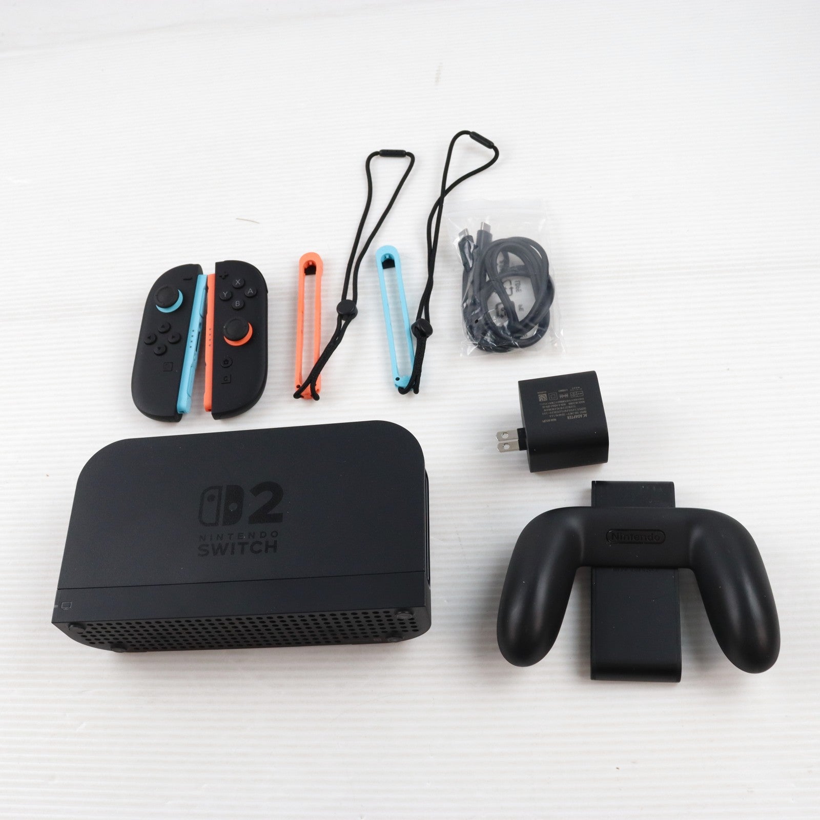 【中古即納】[Switch2] (本体)(ソフト無し) Nintendo Switch 2(ニンテンドースイッチ2)(日本語・国内専用) マリオカート ワールド セット 任天堂(BEE-S-KB6PA)(20250605)