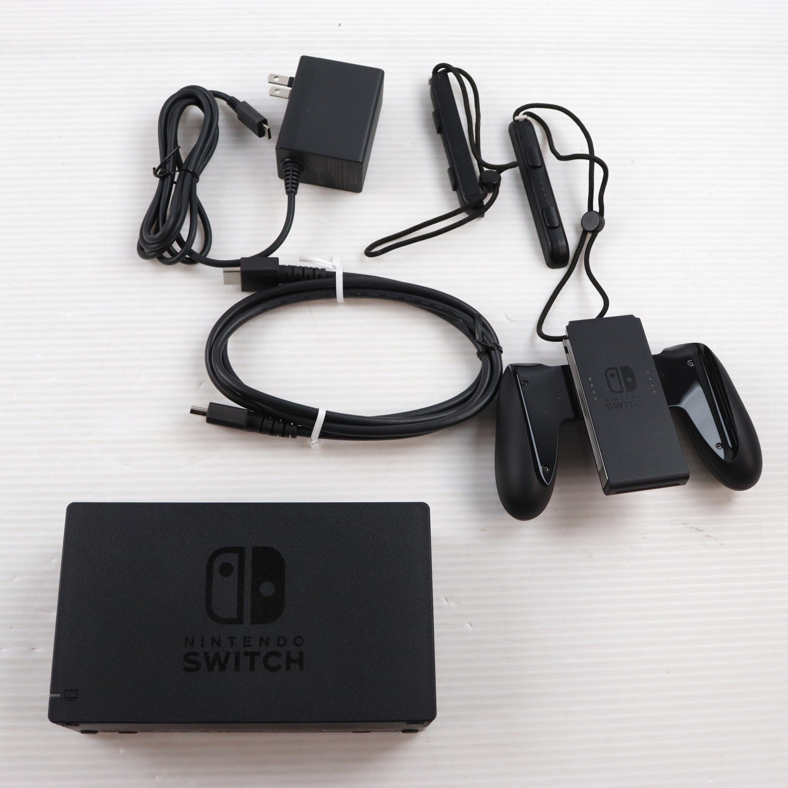 【中古即納】[Switch] (本体) Nintendo Switch(ニンテンドースイッチ) Joy-Con(L)/R グレー 任天堂(HAD-S-KAAAA)(20190830)