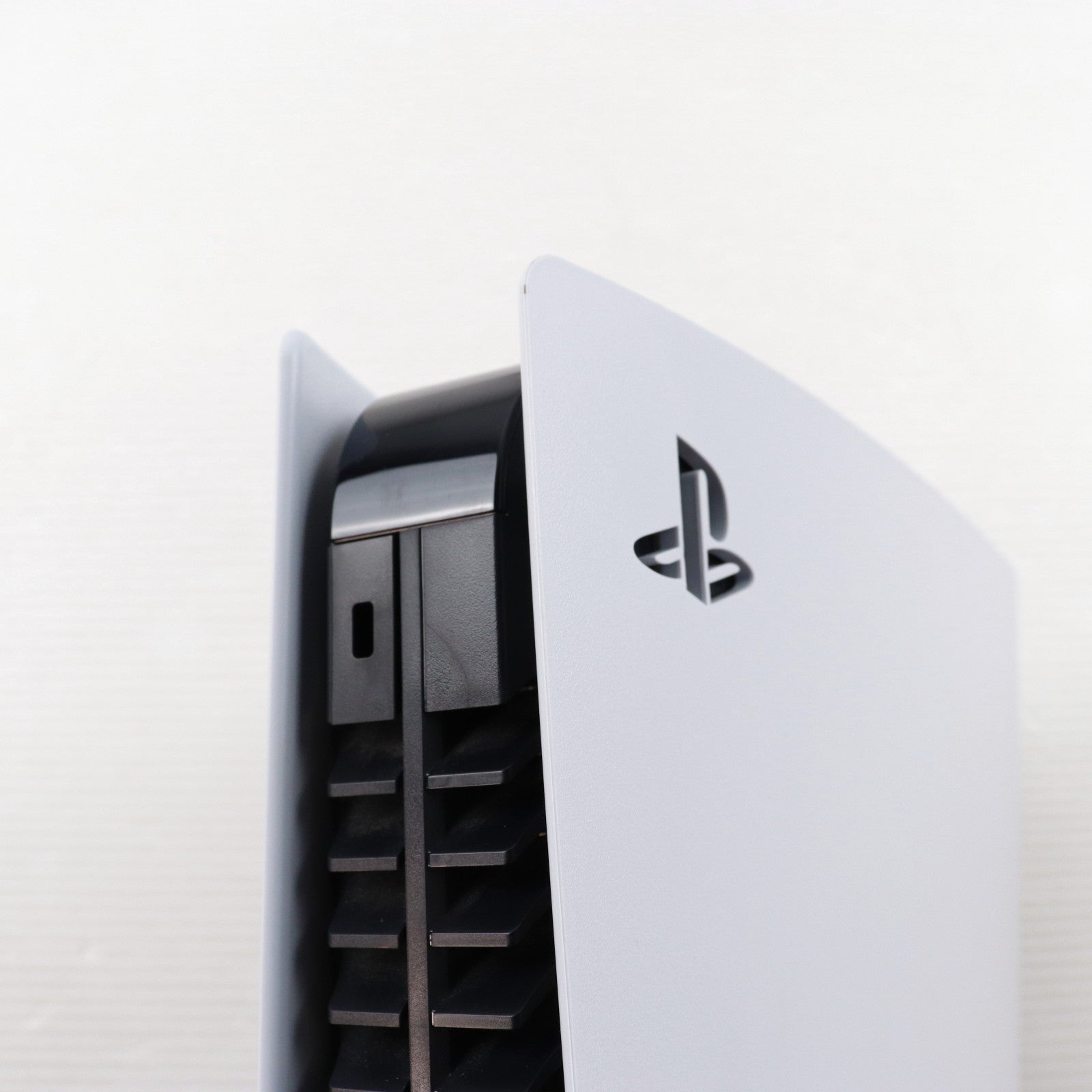 【中古即納】[PS5] (本体) PlayStation 5(プレイステーション5) SIE(CFI-1200A01)(20220915)