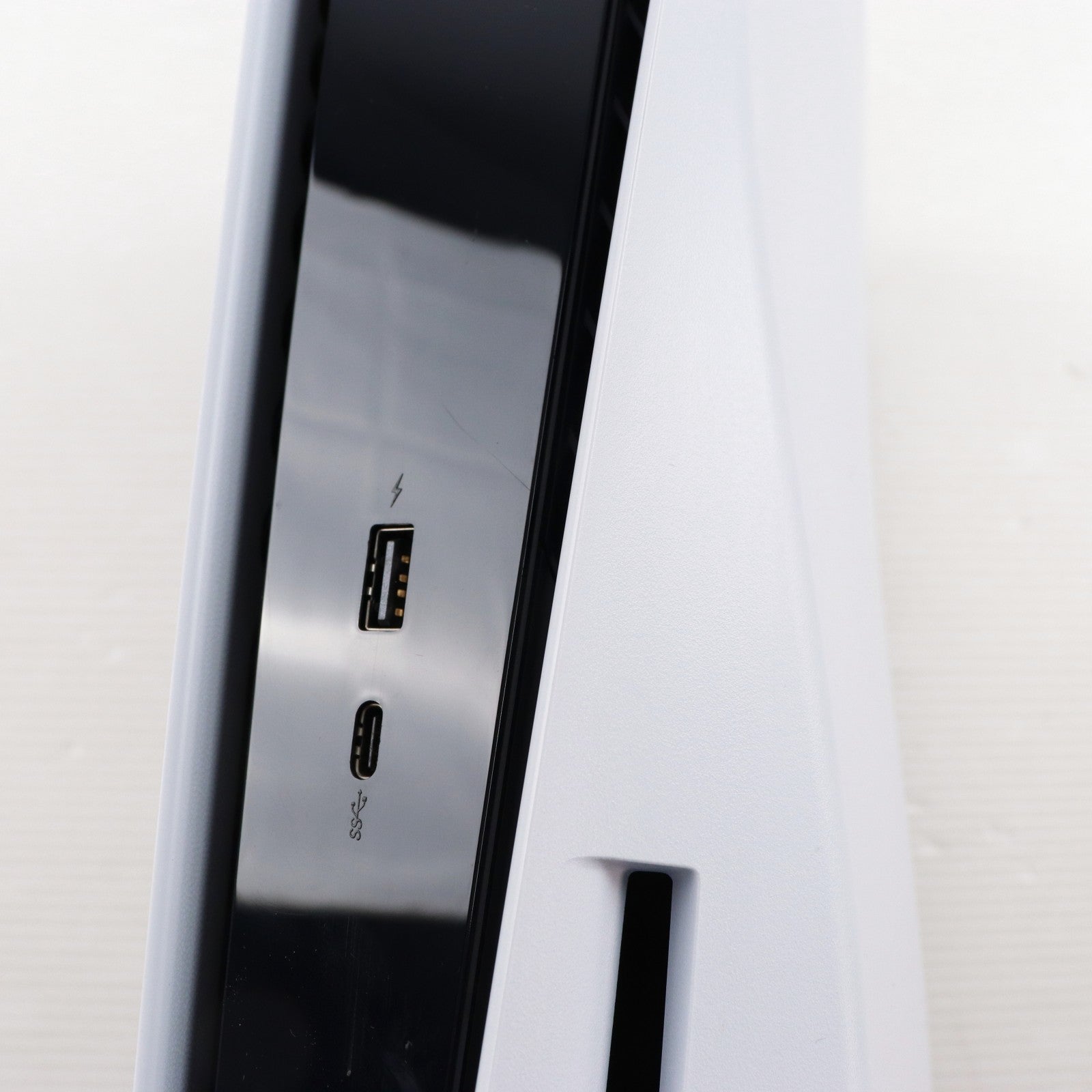 【中古即納】[PS5] (本体) PlayStation 5(プレイステーション5) SIE(CFI-1200A01)(20220915)