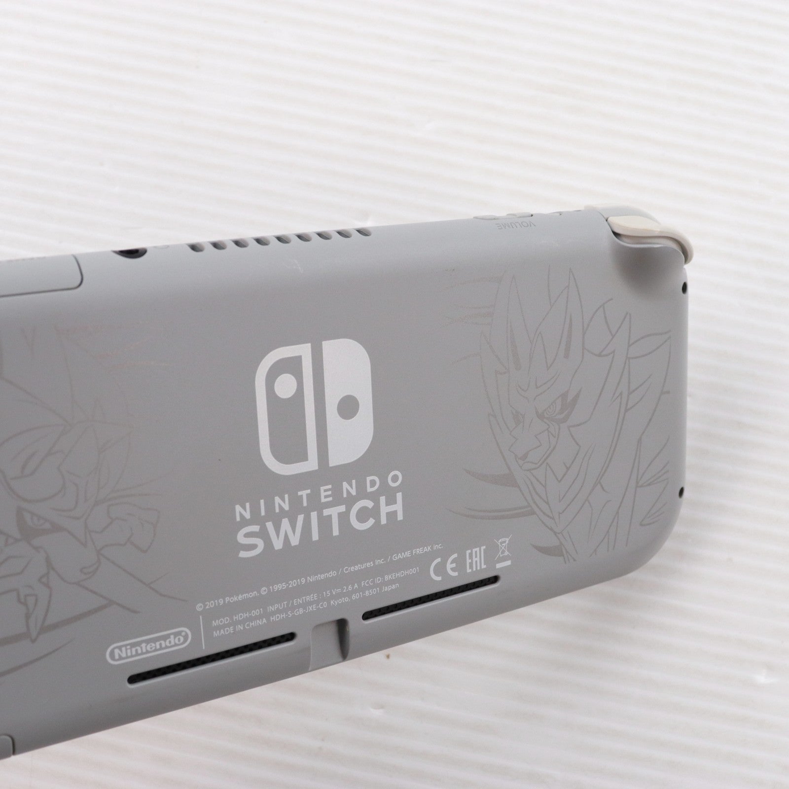 【中古即納】[Switch] (本体) Nintendo Switch Lite(ニンテンドースイッチライト) ザシアン・ザマゼンタ 任天堂(HDH-S-GBZAA)(20191101)