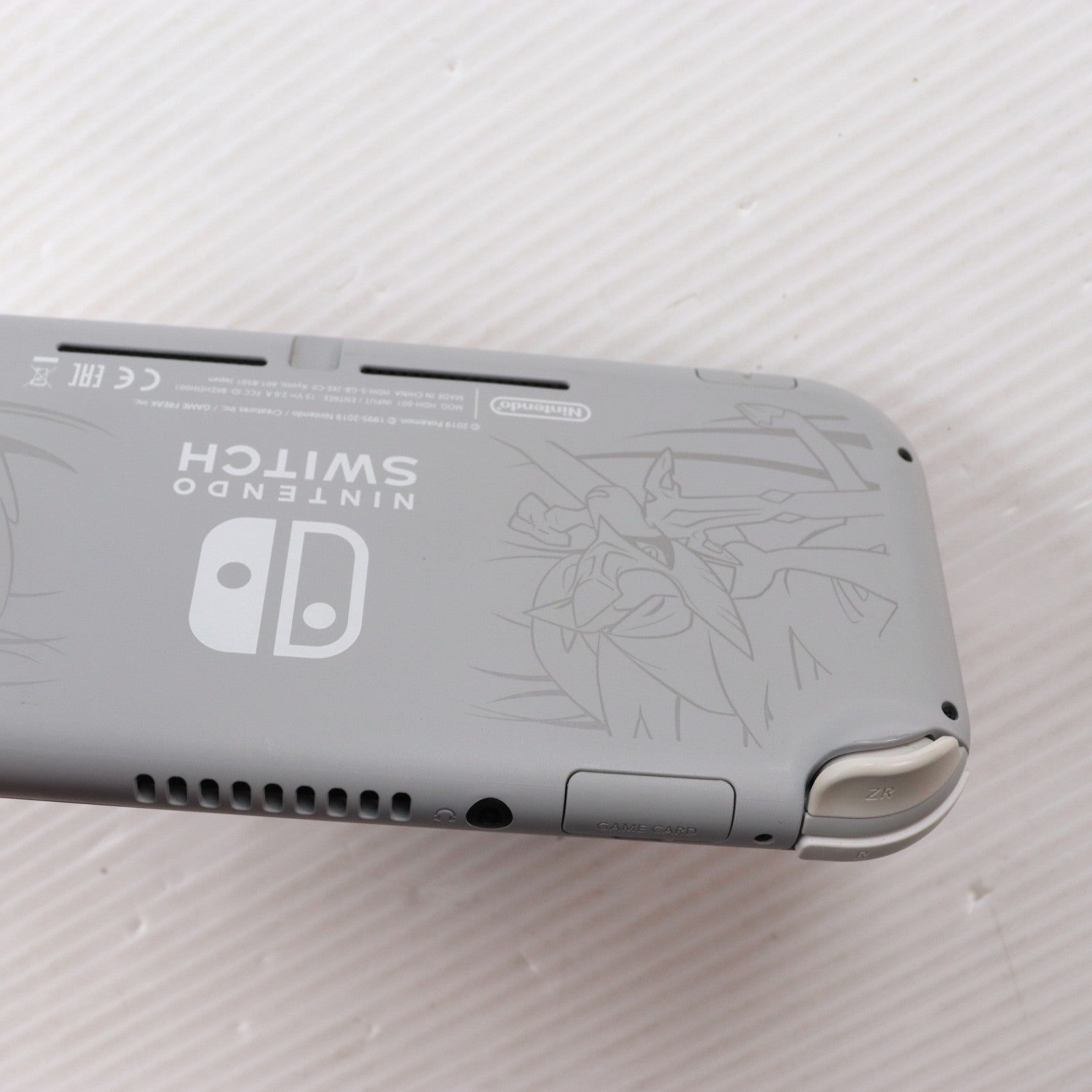 【中古即納】[Switch] (本体) Nintendo Switch Lite(ニンテンドースイッチライト) ザシアン・ザマゼンタ 任天堂(HDH-S-GBZAA)(20191101)