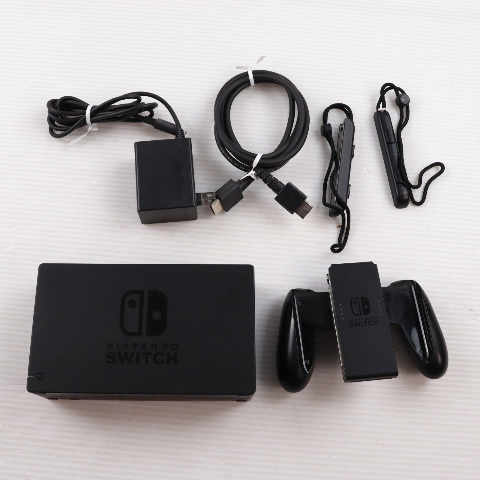 【中古即納】[Switch] (本体) Nintendo Switch(ニンテンドースイッチ) Joy-Con(L) ネオンブルー/(R) ネオンレッド 任天堂(HAD-S-KABAA)(20190830)