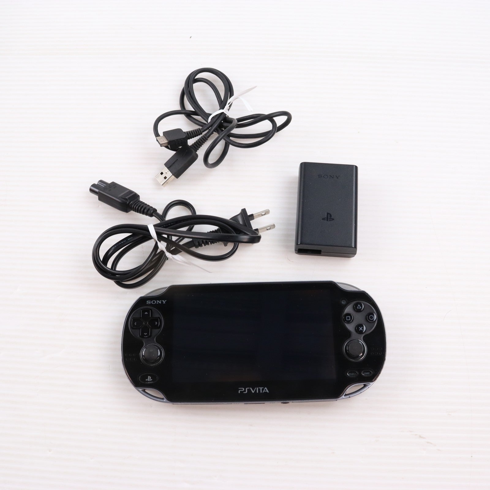 【中古即納】[PSVita] (本体) PlayStation Vita(プレイステーション ヴィータ) 3G/Wi-Fiモデル クリスタル・ブラック(初回限定版) SCE(PCH-1100AA01)(20111217)