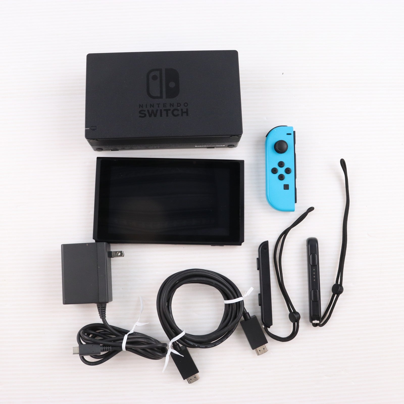 【中古即納】[Switch] (本体) Nintendo Switch(ニンテンドースイッチ) Joy-Con(L) ネオンブルー/R ネオンレッド 任天堂(HAC-S-KABAA)(20170303)