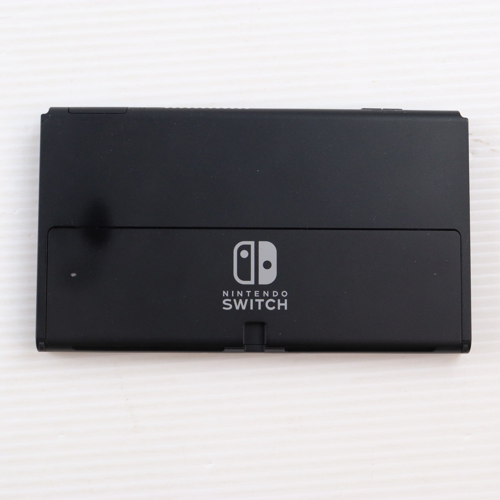 【中古即納】[Switch] (本体) Nintendo Switch(ニンテンドースイッチ) 有機ELモデル Joy-Con(L)/(R) ホワイト 任天堂(HEG-S-KAAAA)(20211008)