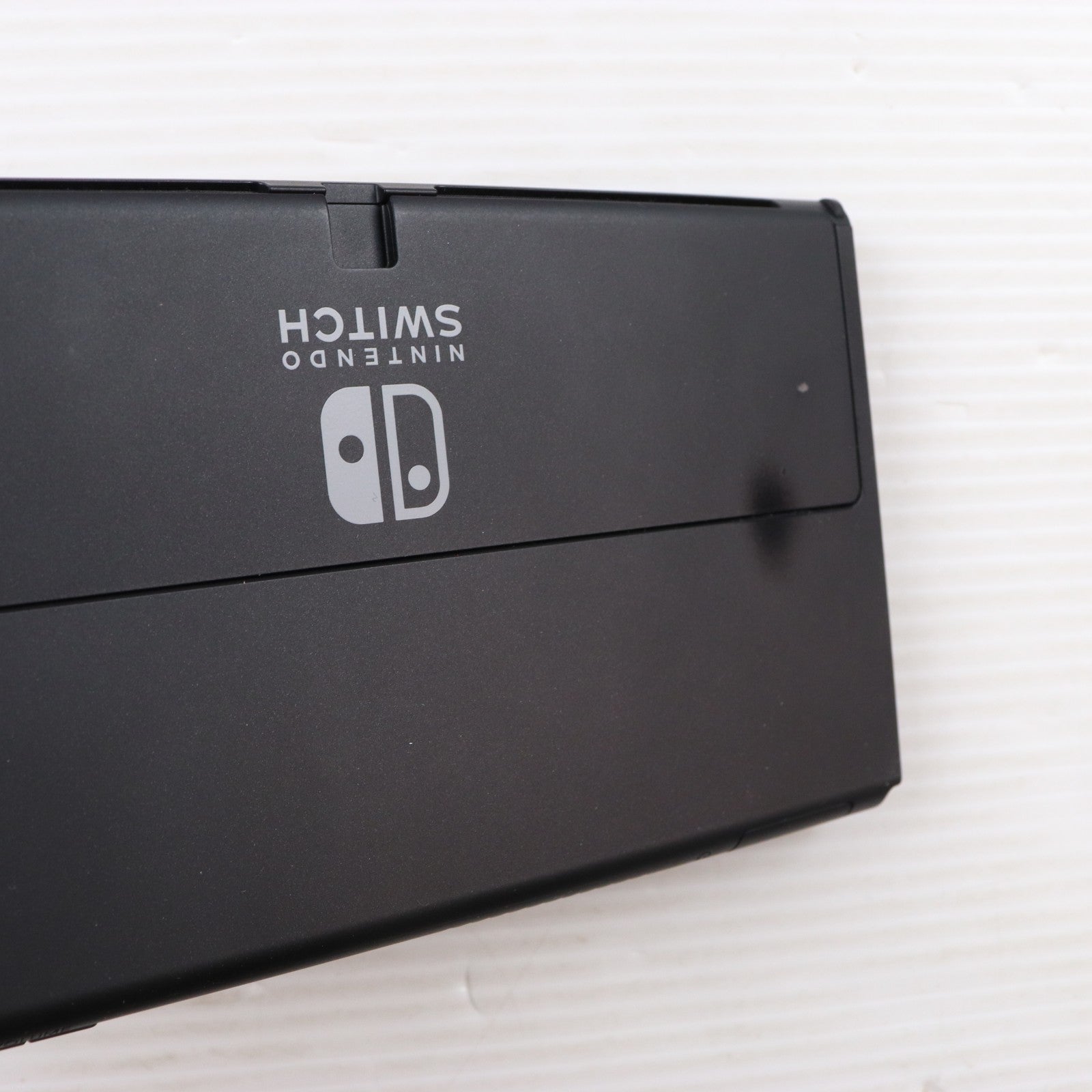 【中古即納】[Switch] (本体) Nintendo Switch(ニンテンドースイッチ) 有機ELモデル Joy-Con(L)/(R) ホワイト 任天堂(HEG-S-KAAAA)(20211008)