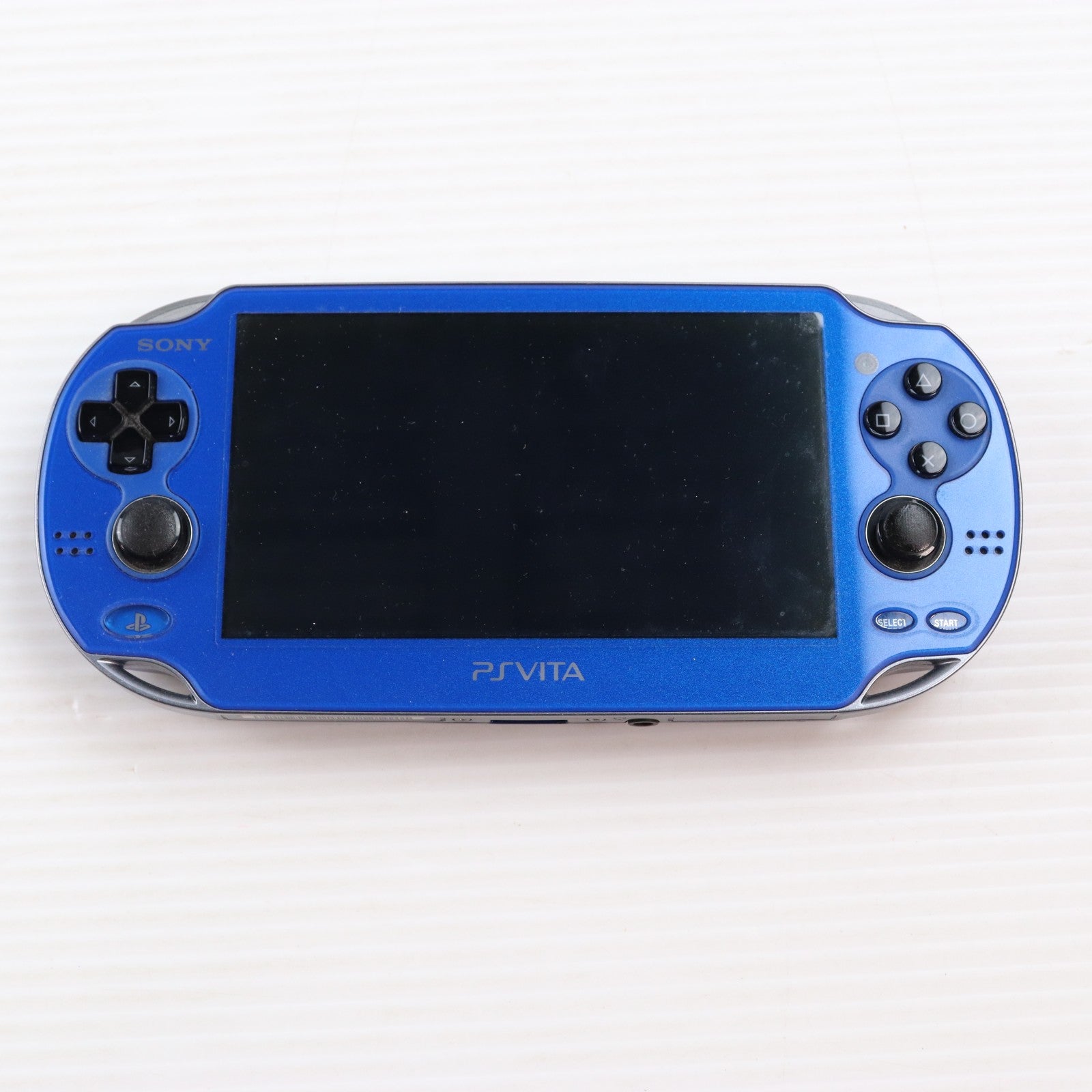 【中古即納】[PSVita] (本体) PlayStation Vita(プレイステーション ヴィータ) Wi-Fiモデル サファイア・ブルー SCE(PCH-1000ZA04)(20121115)