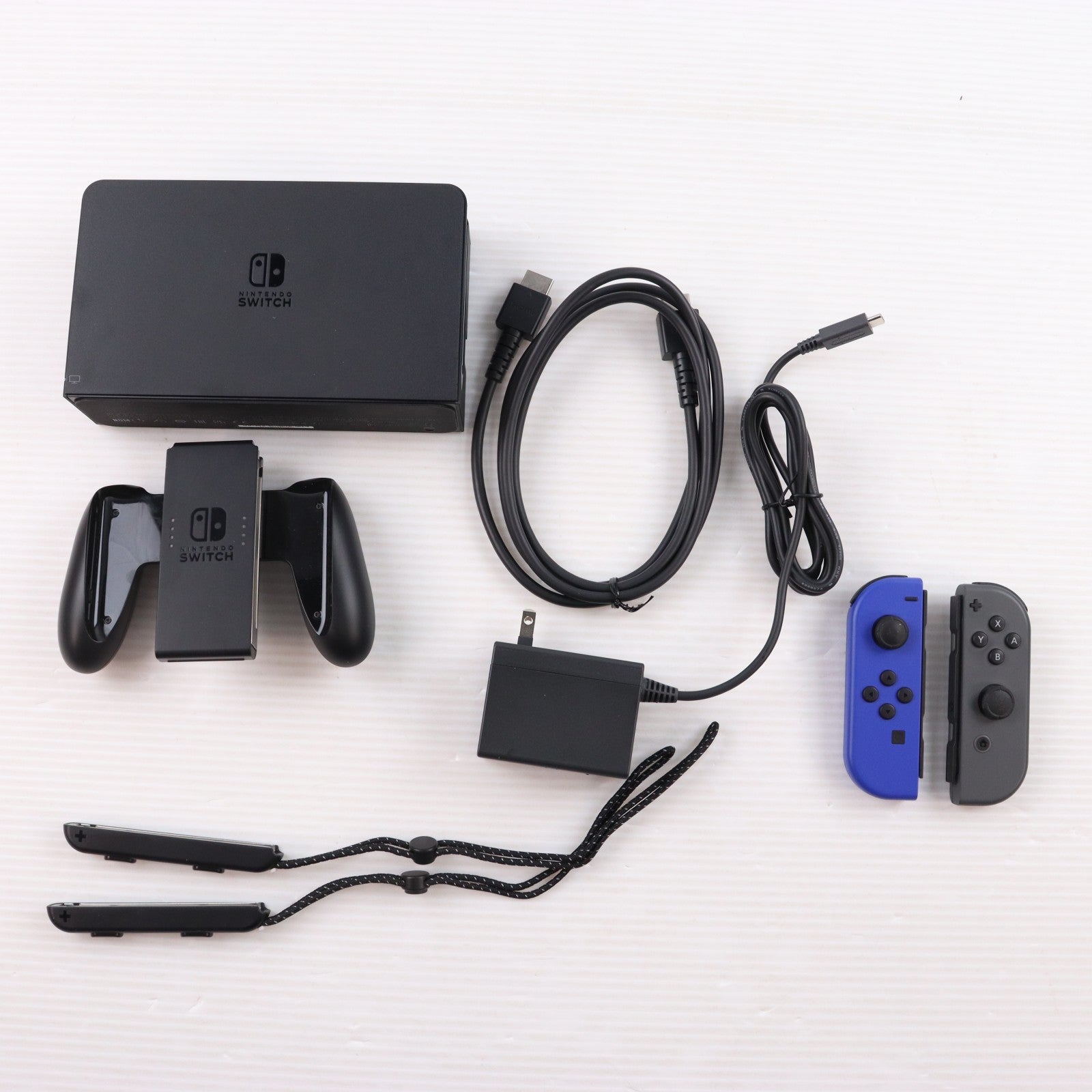 【中古即納】[Switch] (本体) マイニンテンドーストア限定 Nintendo Switch(ニンテンドースイッチ) 有機ELモデル カスタマイズ Joy-Con(L)/(R) ブルー Joy-Conストラップ ブラック 任天堂(HEG-S-KAYAA)(20211008)