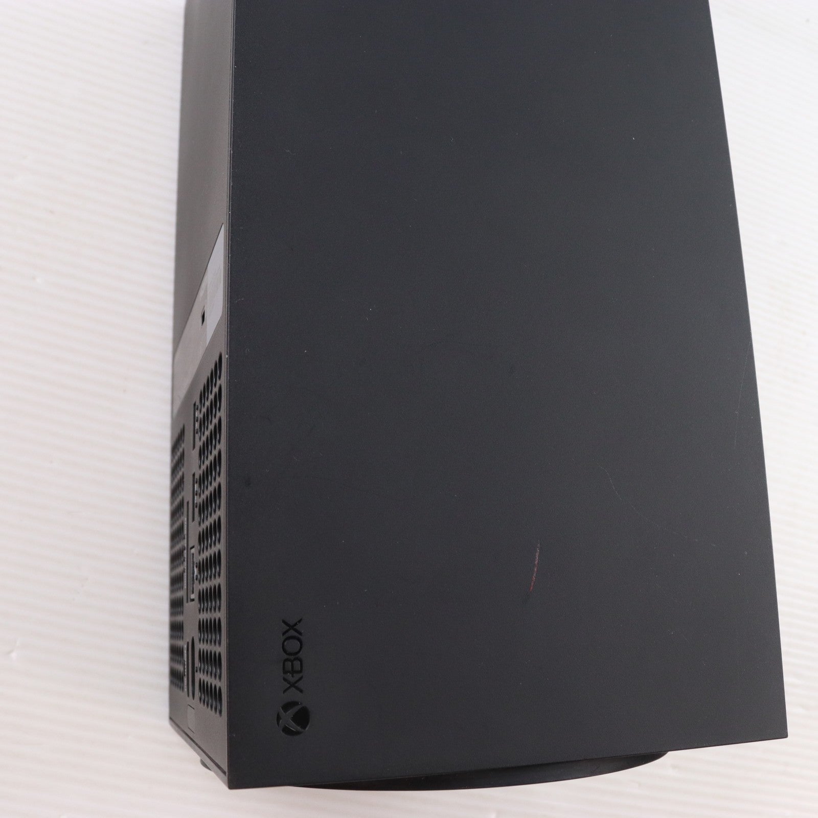 【中古即納】[XboxX/S] (本体) Xbox Series X 1TB 日本マイクロソフト(RRT-00015)(20201110)