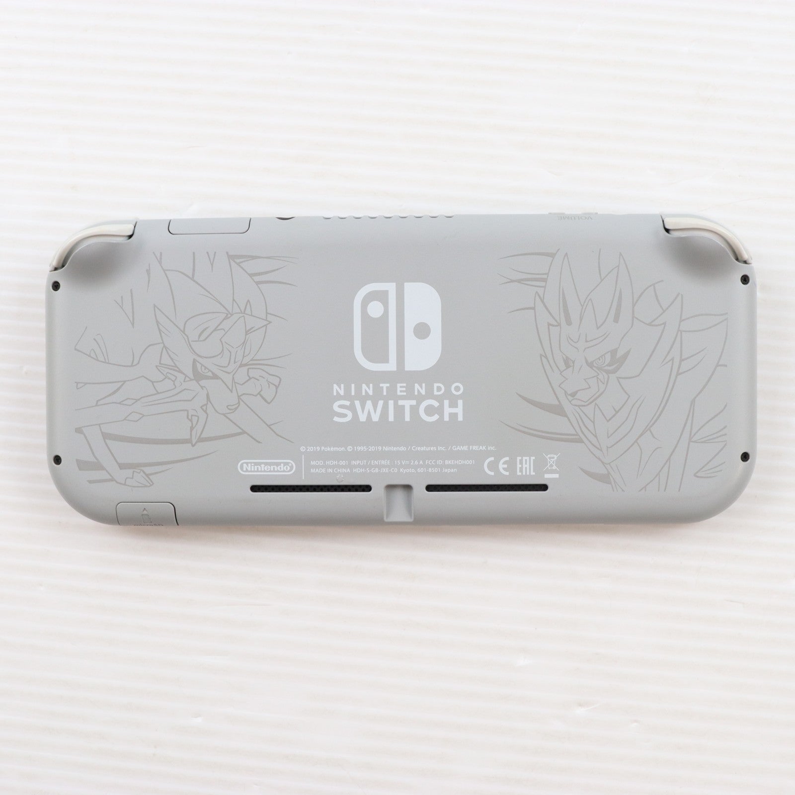 【中古即納】[Switch] (本体) Nintendo Switch Lite(ニンテンドースイッチライト) ザシアン・ザマゼンタ 任天堂(HDH-S-GBZAA)(20191101)
